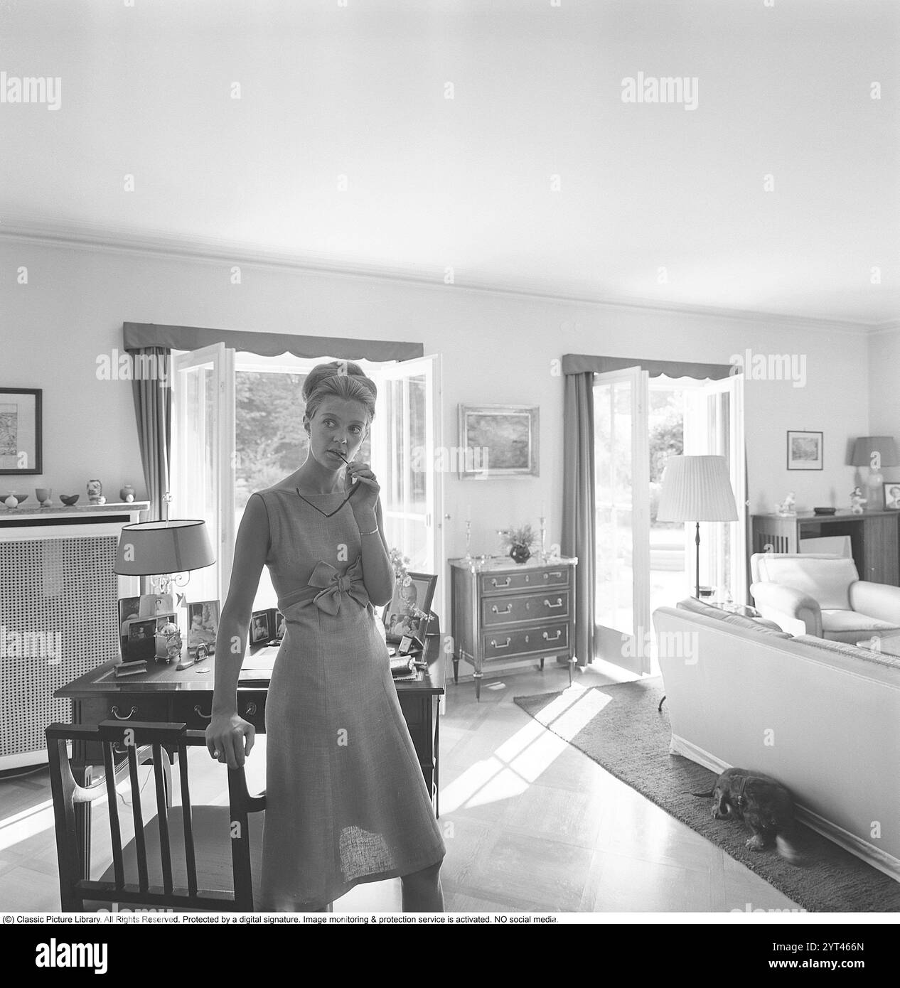 Prinzessin Birgitta von Hohenzollern und Schweden. Zu Hause in München 1964. ref. BV53-7 Stockfoto