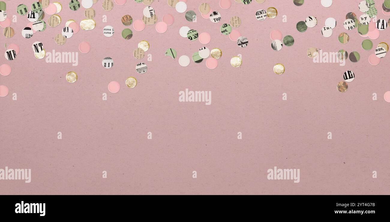 Recyclingpapier-Konfetti auf staubrosa Hintergrund-Banner Stockfoto