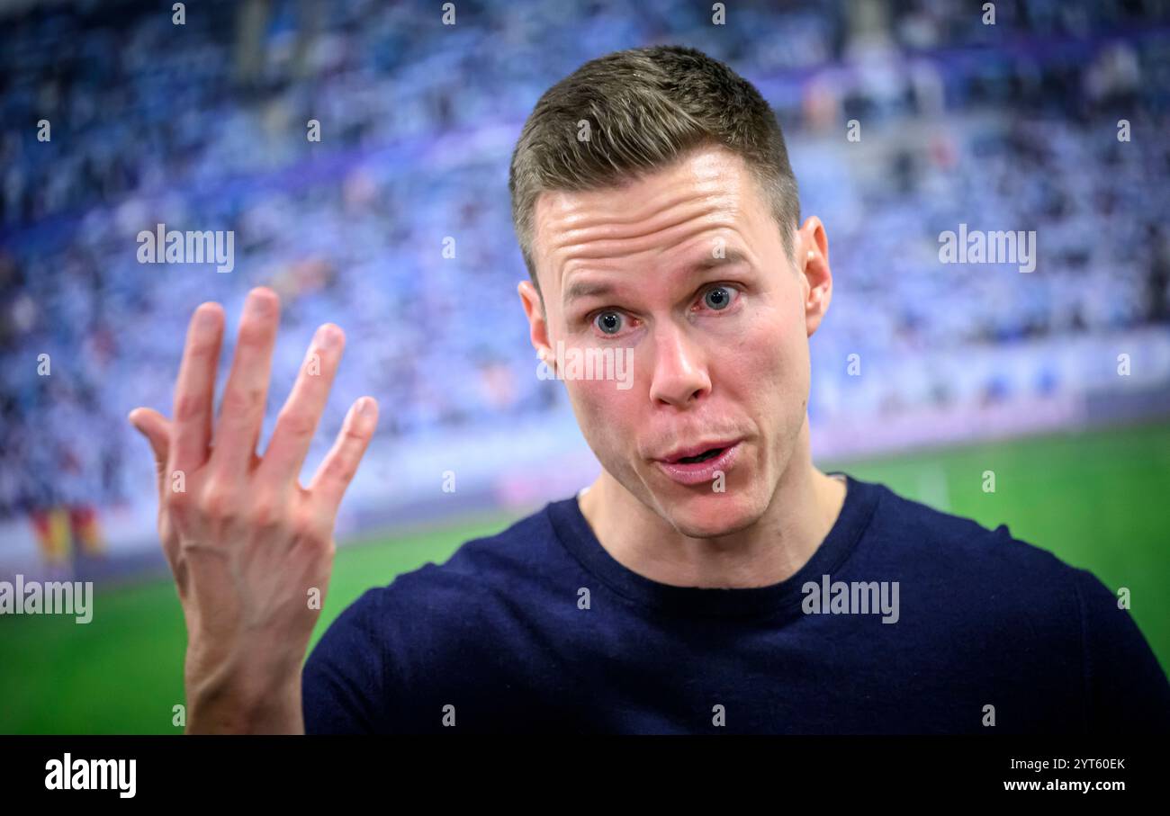 Malmö, Schweden. Dezember 2024. MFF Niklas Moisander bei der Pressekonferenz am Freitag im Eleda-Stadion in Malmö. Moisander gibt auf der Pressekonferenz bekannt, dass er seine Karriere wegen einer Knieverletzung beendet. Foto: Johan Nilsson/TT/Code 50090 Credit: TT News Agency/Alamy Live News Stockfoto