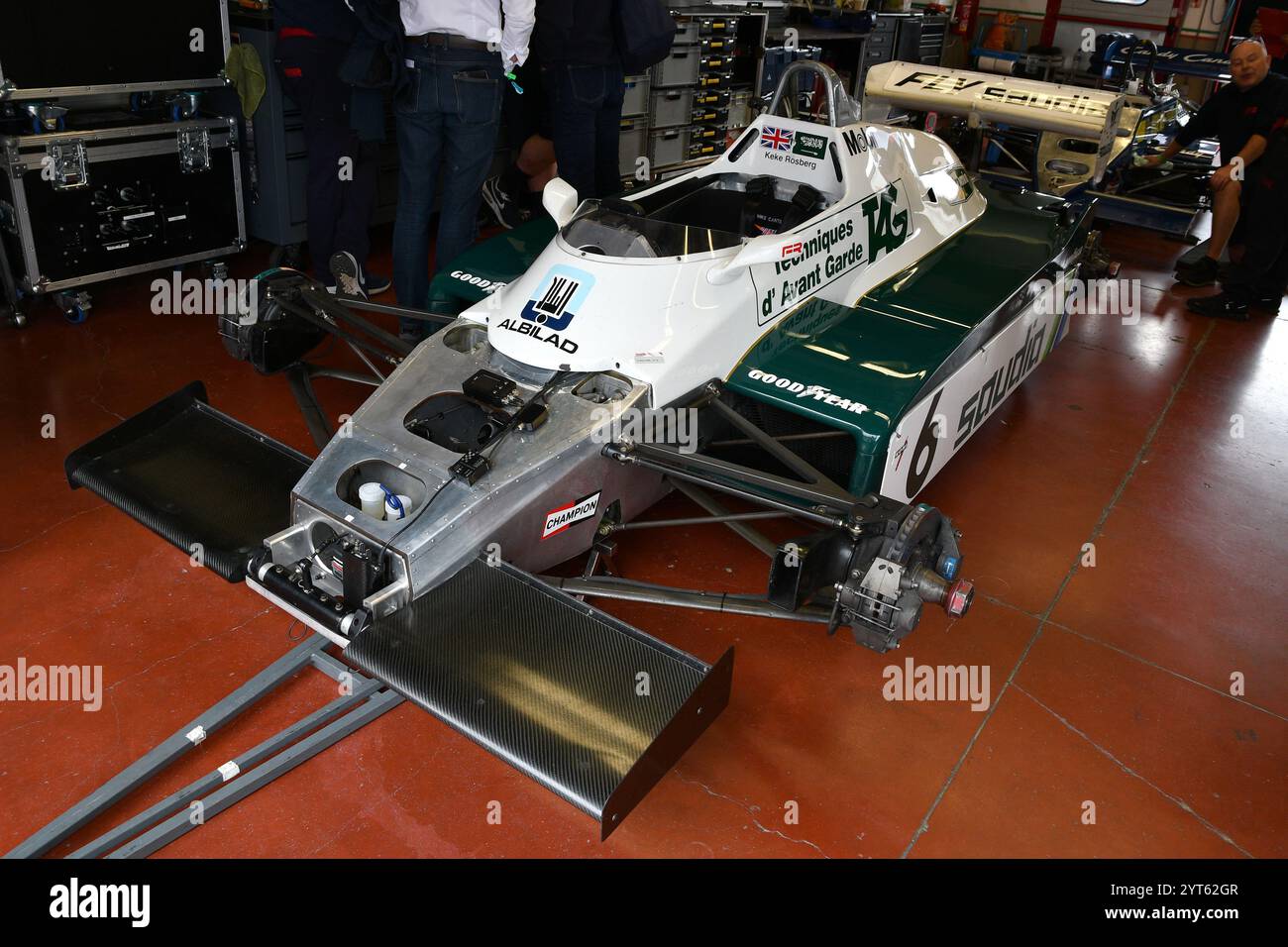 Scarperia, Italien - 12. Oktober 2024: Details zu Williams FW08 aus dem Jahr 1982 ex Keke Rosberg in der Box während des Trainings auf dem Mugello Circuit. Stockfoto