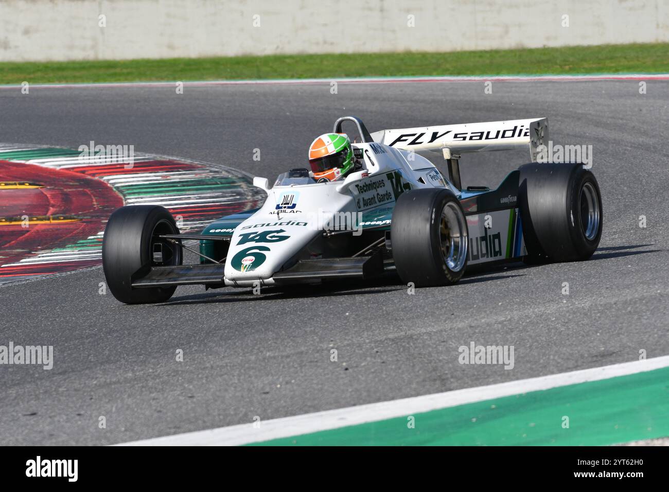 Scarperia, Italien - 12. Oktober 2024: Williams FW08 aus dem Jahr 1982 Ex Keke Rosberg fahren durch unbekannt in Aktion während des Trainings auf dem Mugello Circuit Stockfoto