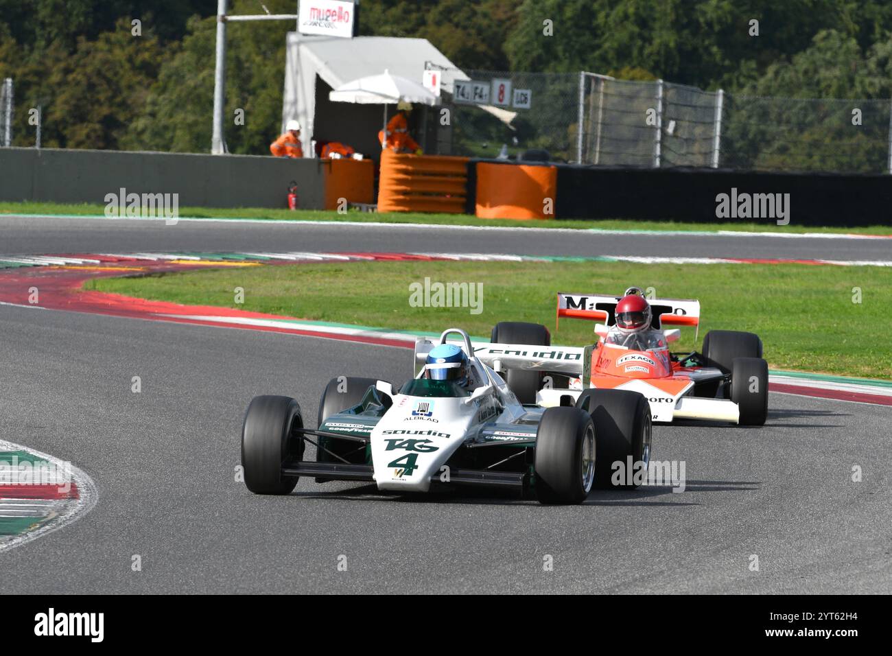 Scarperia, Italien - 12. Oktober 2024: Williams FW08 aus dem Jahr 1982 Ex Keke Rosberg fahren durch unbekannt in Aktion während des Trainings auf dem Mugello Circuit Stockfoto