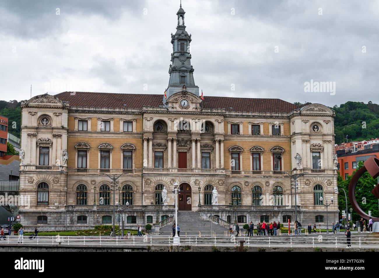 Bilbao, Spanien, 27. Mai 2024: Das Gebäude des städtischen Archivs in Bilbao Stockfoto
