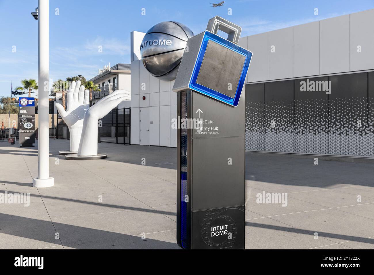 Der Intuit Dome ist eine Halle, in der Sport, Konzerte und Veranstaltungen stattfinden. Das Stadion wurde 2024 eröffnet und beherbergt die Los Angeles Clippers. Stockfoto
