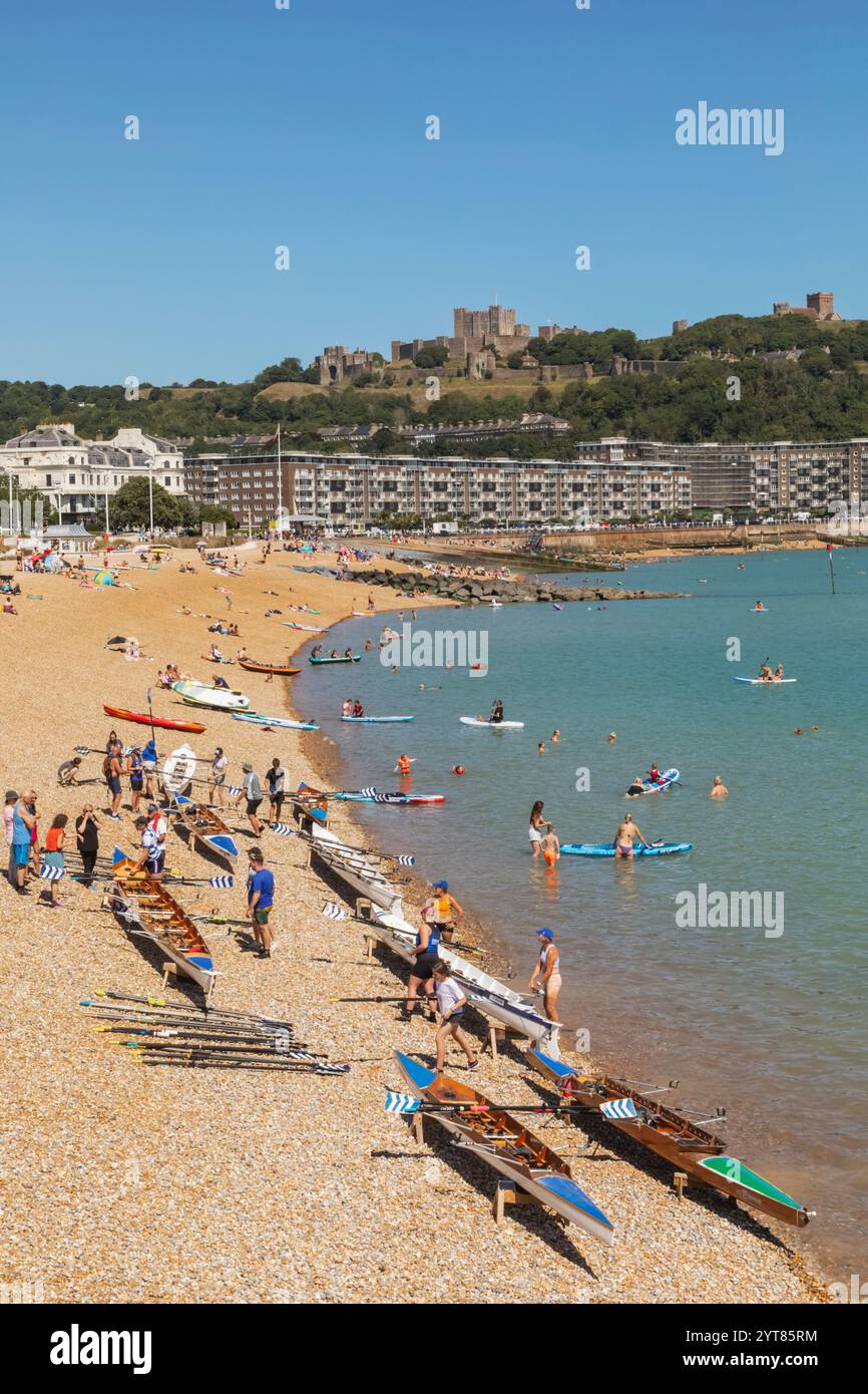 England, Kent, Dover, Hafen von Dover, Strand und Schloss Stockfoto
