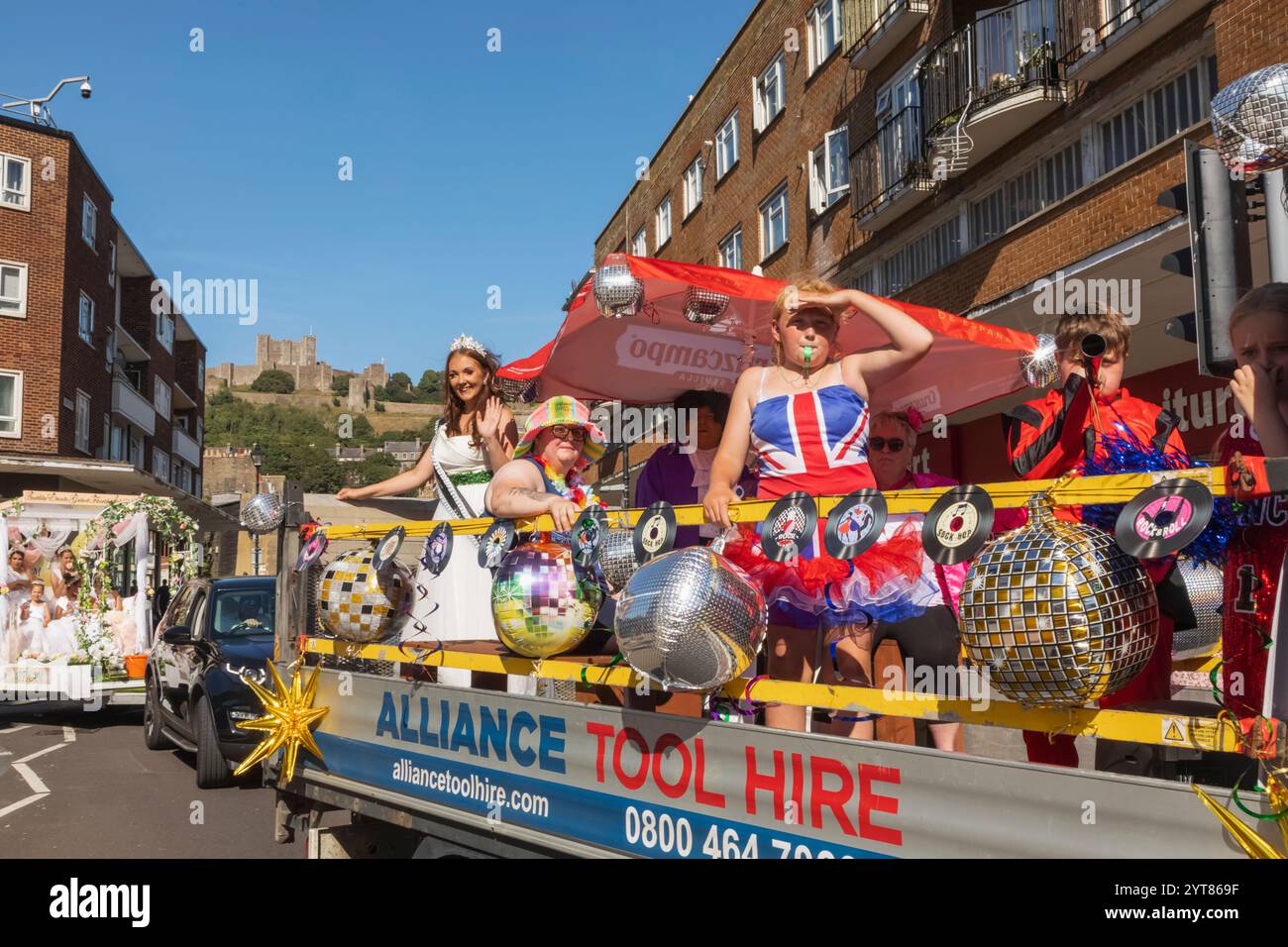 England, Kent, Dover, Dover, Karneval In Dover, Farbenfrohe Karnevalsteilnehmer Stockfoto