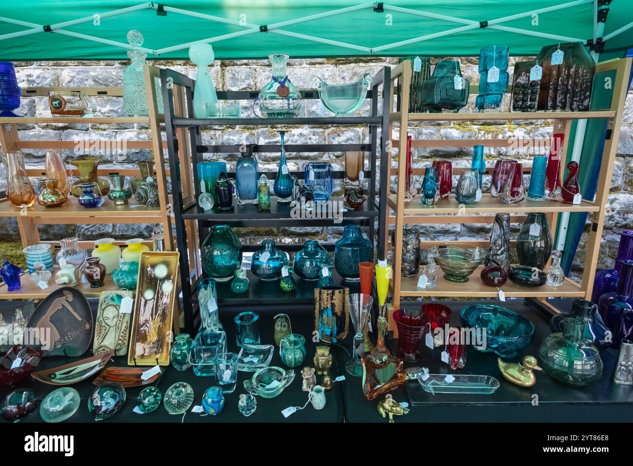 England, Kent, Tunbridge Wells, Die Pantiles, Antiquitätengeschäft Stockfoto