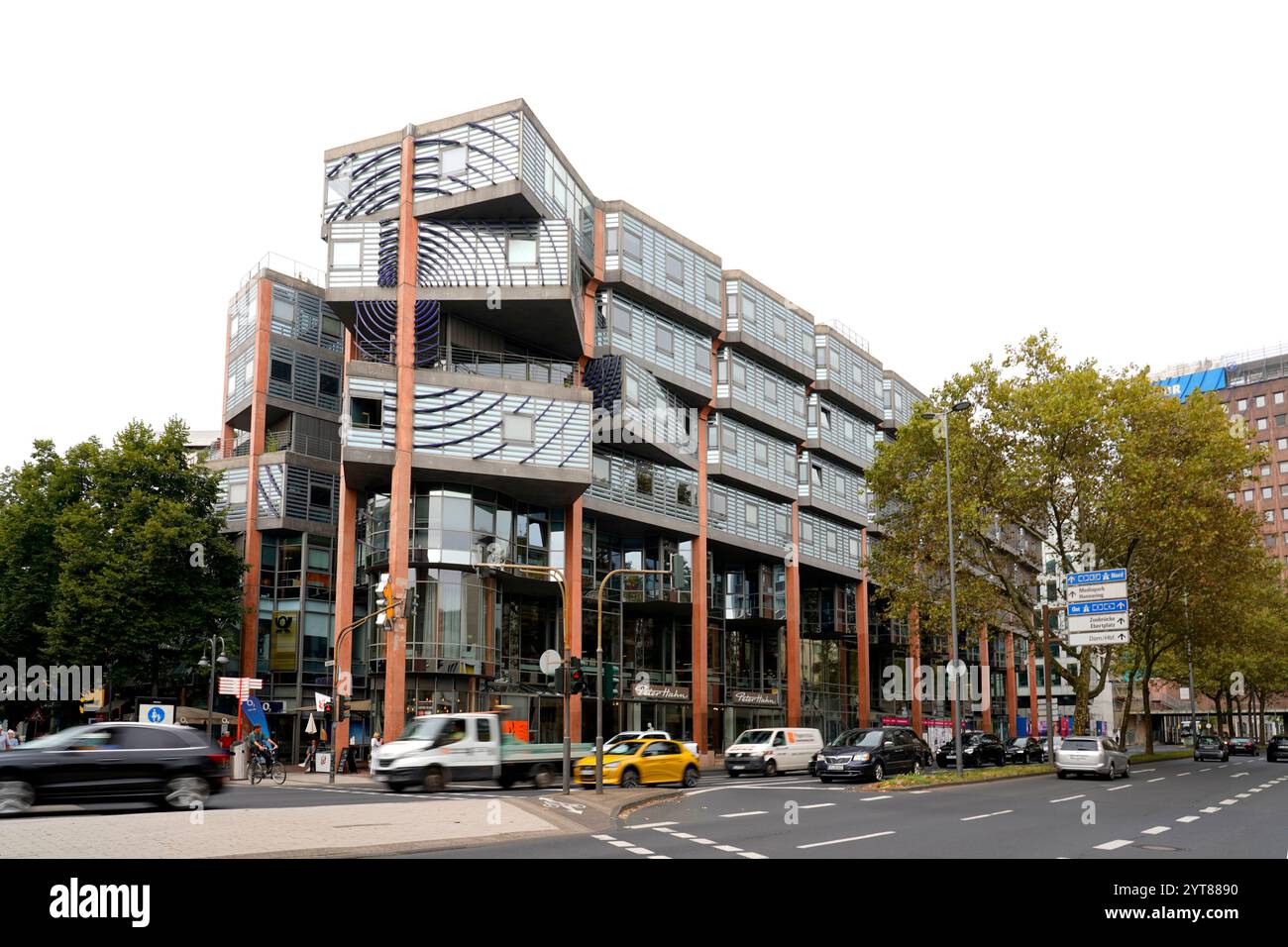 Deutschland, Nordrhein-Westfalen, Köln, WDR-Hauptsitz, WDR-Arkaden Stockfoto