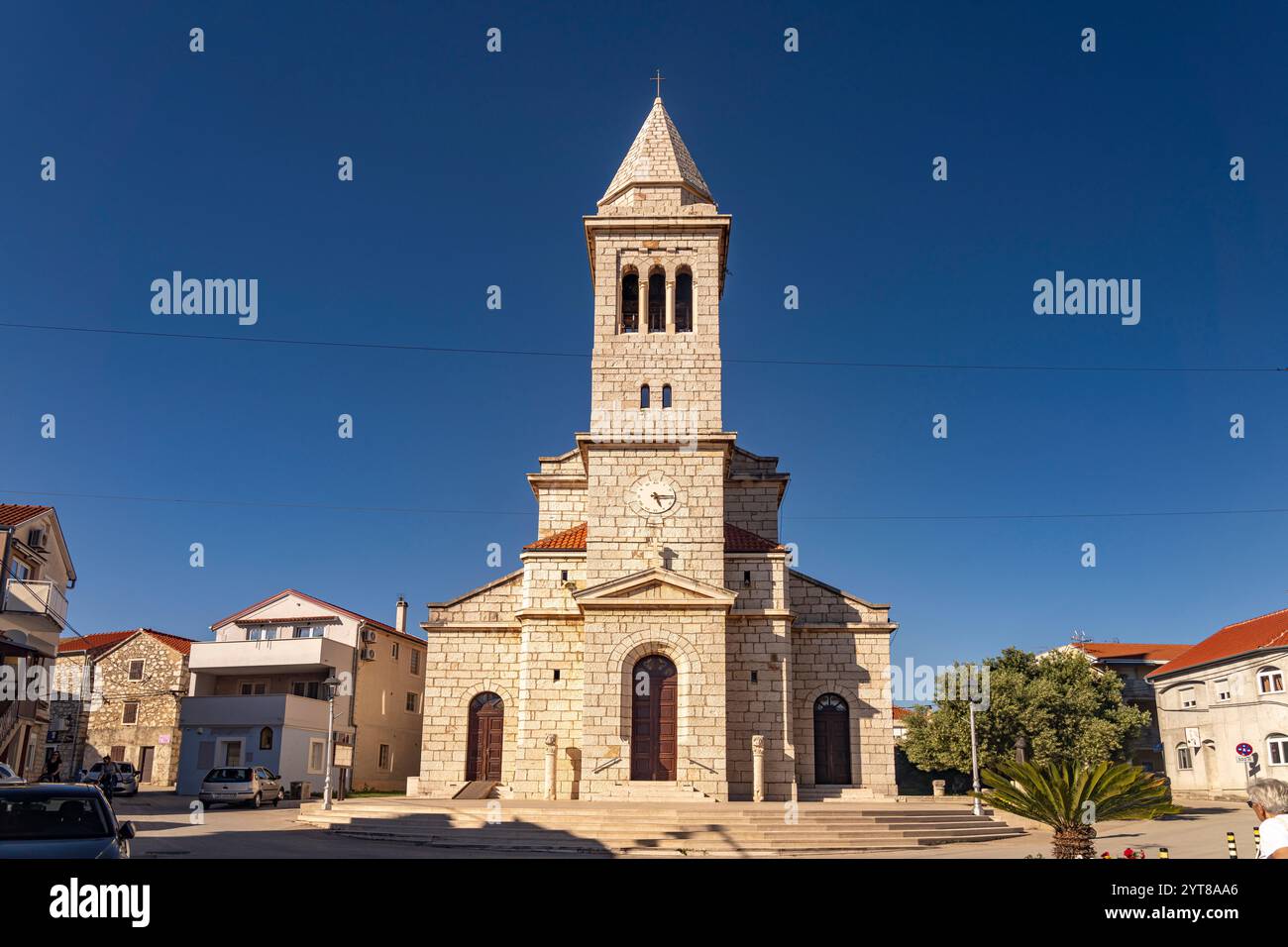 Die Himmelfahrtskirche in Pakostane, Kroatien, Europa Stockfoto