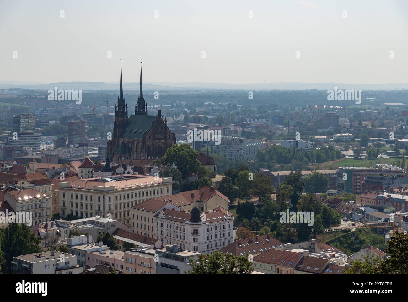 Ein Bild der Kathedrale St. Peter und Paul aus der Ferne. Stockfoto
