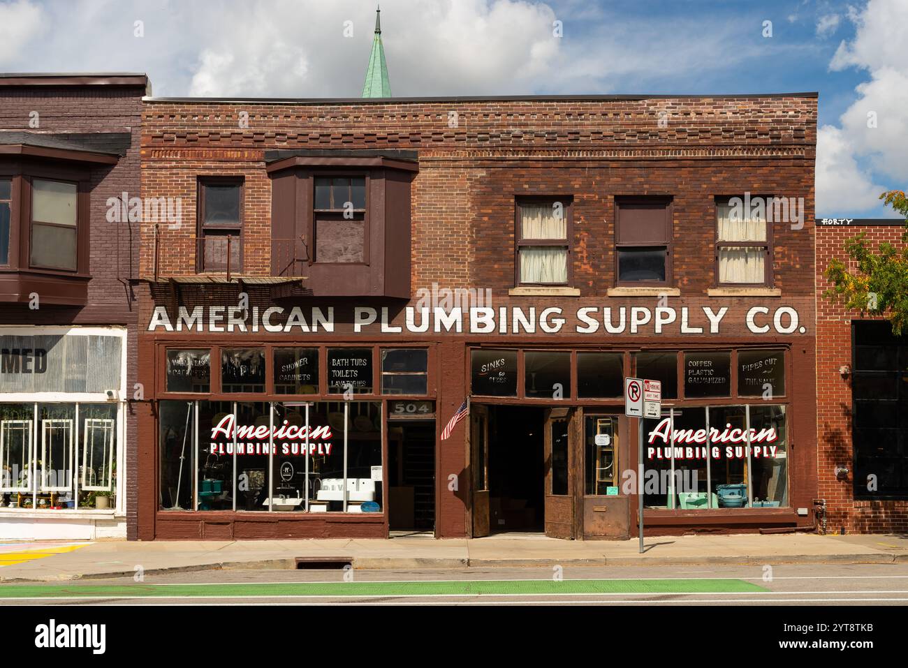 Des Moines, Iowa - USA - 16. September 2024: Gebäude in der Innenstadt im East Village an einem sonnigen Sommernachmittag. Stockfoto