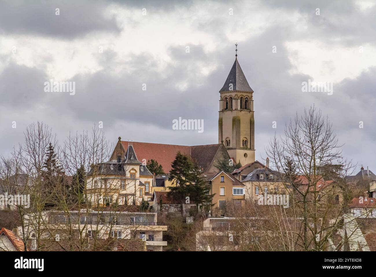 Eindruck einer Stadt namens Metz, die sich im Winter in der Region Lothringen in Frankreich befindet Stockfoto