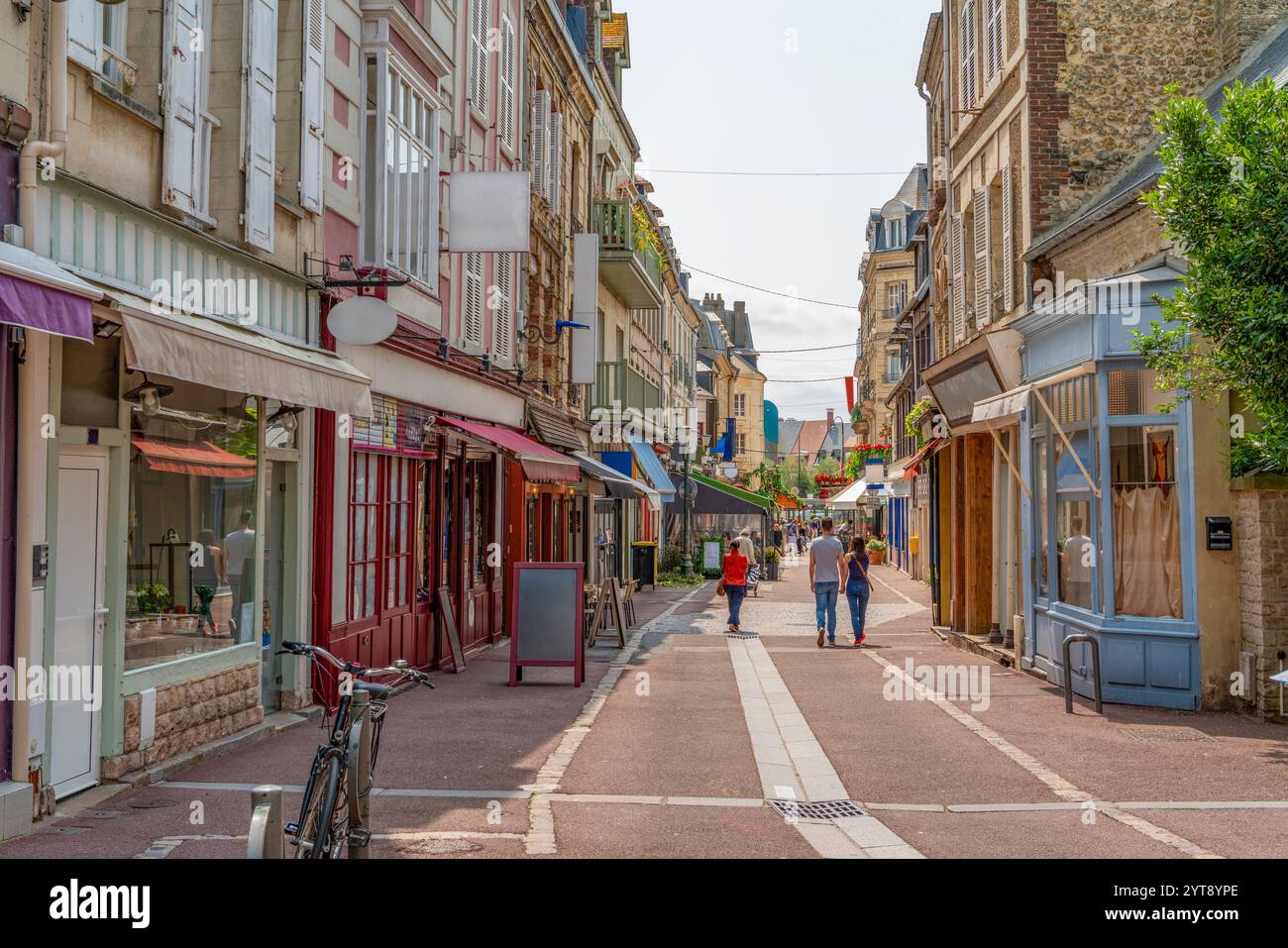 Eindruck von Trouville-sur-Mer, einer Stadt im Departement Calvados in der Normandie im Nordwesten Frankreichs Stockfoto