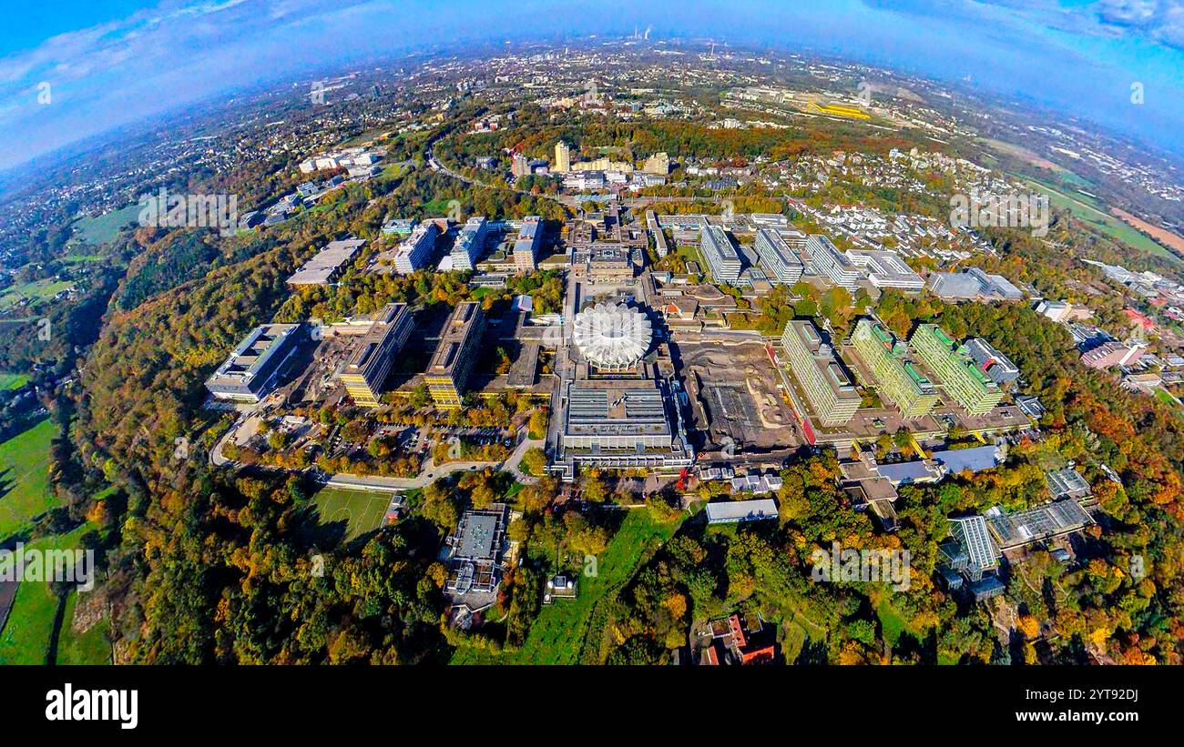 Luftaufnahme, RUB Ruhr-Universität Bochum mit dem schalenartigen Rundbau Audimax Hörsaal, hinter dem Unicenter, Globus, Fischaugenbild, 360 Grad Stockfoto