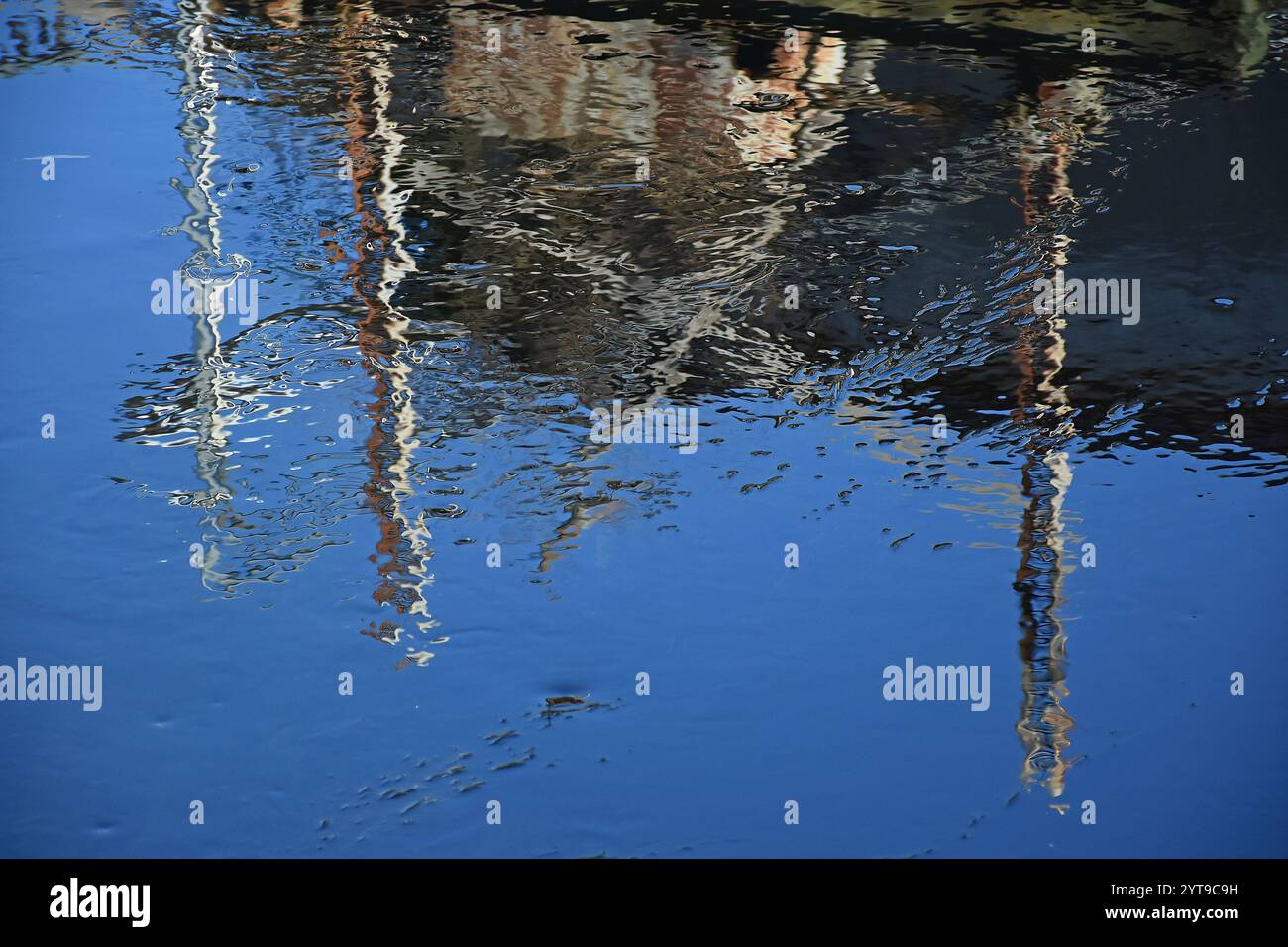 Im Wasser - beim alten Wehrgebiet Stockfoto