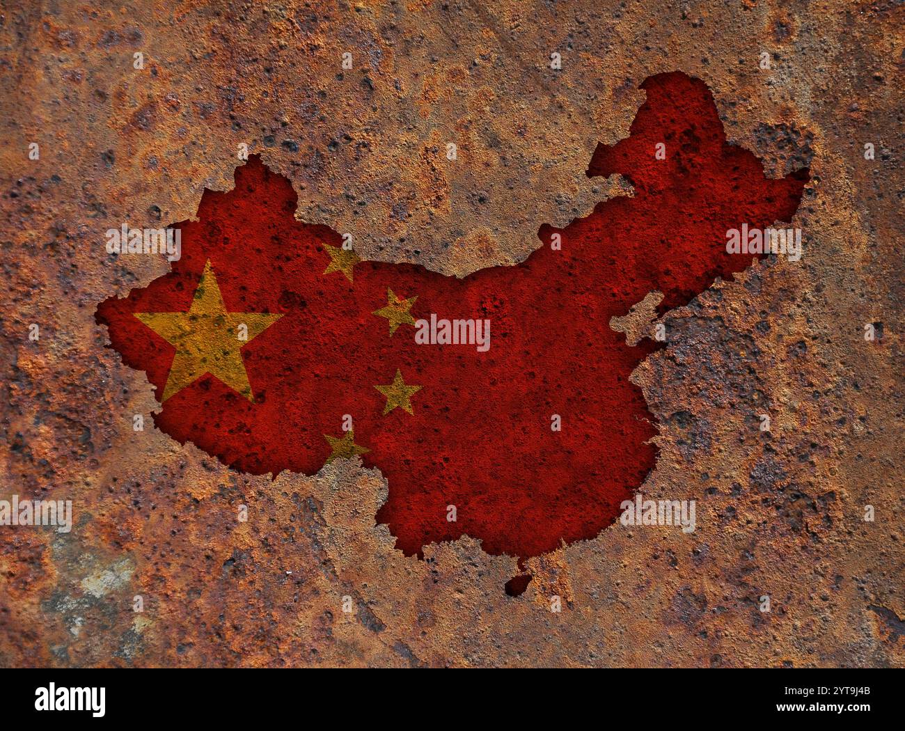 Karte und Flagge von China auf rostigen Metall Stockfoto