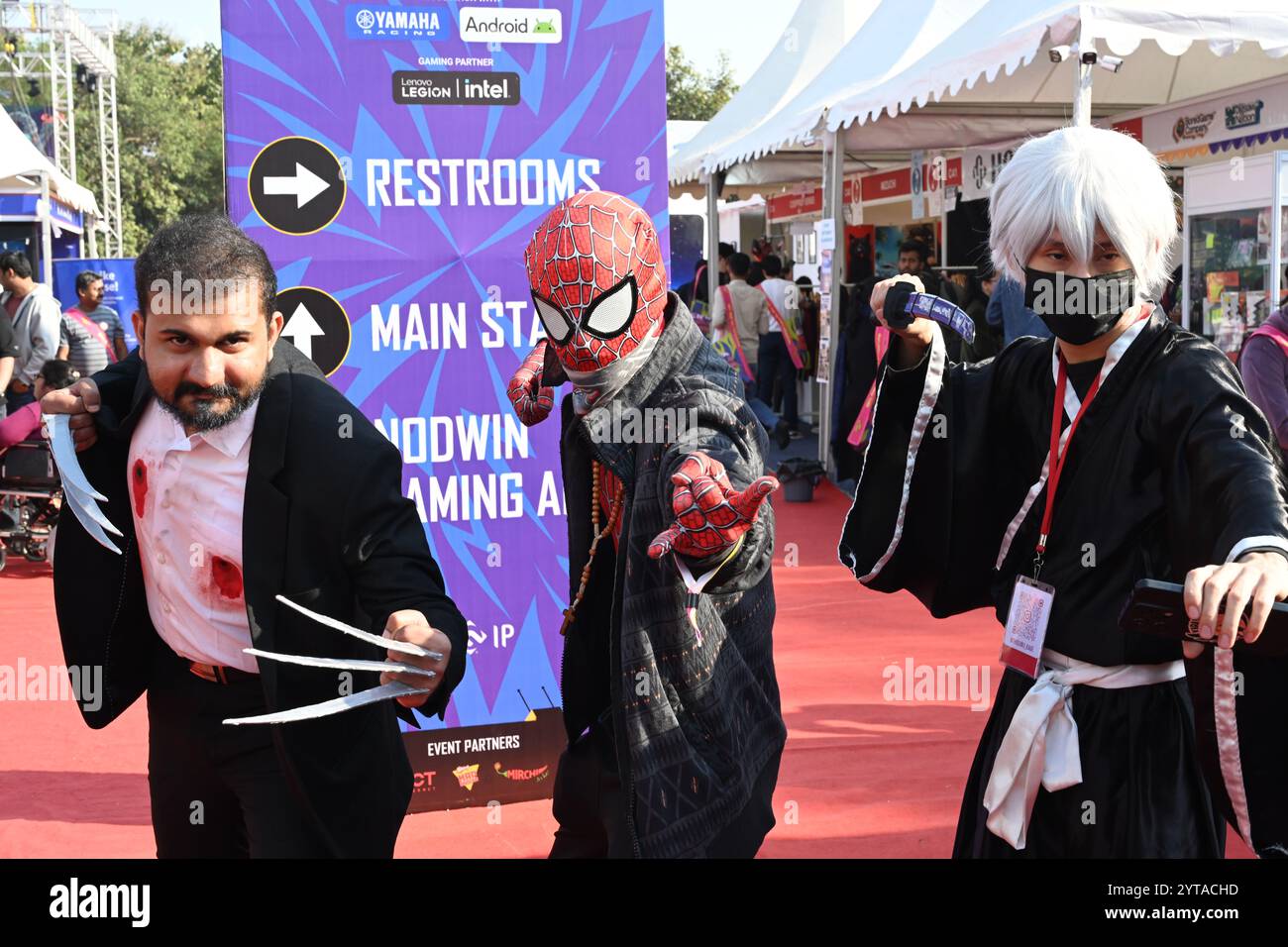 Neu-Delhi, Indien. Dezember 2024. NEW DELHI, INDIEN - 6. DEZEMBER: Menschen, die als Comic-Charaktere auf der Delhi Comic Con 2024 auf dem NSIC Exhibition Grounds Okhla am 6. Dezember 2024 in New Delhi, Indien, gekleidet sind. (Foto: Sonu Mehta/Hindustan Times/SIPA USA) Credit: SIPA USA/Alamy Live News Stockfoto