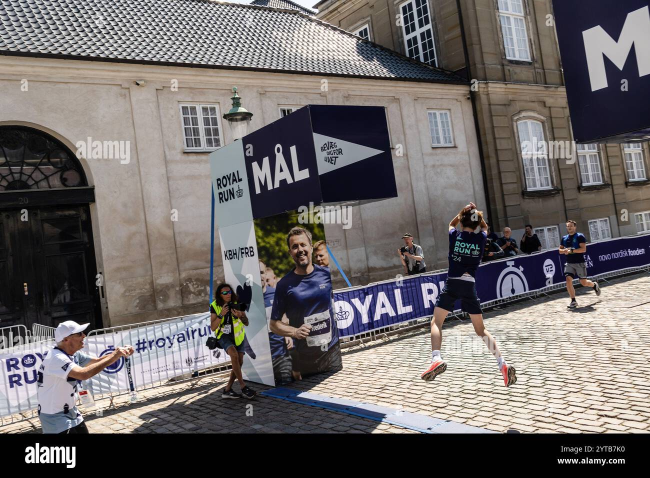 Kopenhagen, Dänemark. Mai 2024. Der dänische Prinz Vincent erreicht die Ziellinie in Amalienborg, nachdem er während des Royal Run an einem One Mile Familie-Lauf teilgenommen hat. (Credit Image: © Kristian Tuxen Ladegaard Berg/SOPA Images via ZUMA Press Wire) NUR REDAKTIONELLE VERWENDUNG! Nicht für kommerzielle ZWECKE! Stockfoto