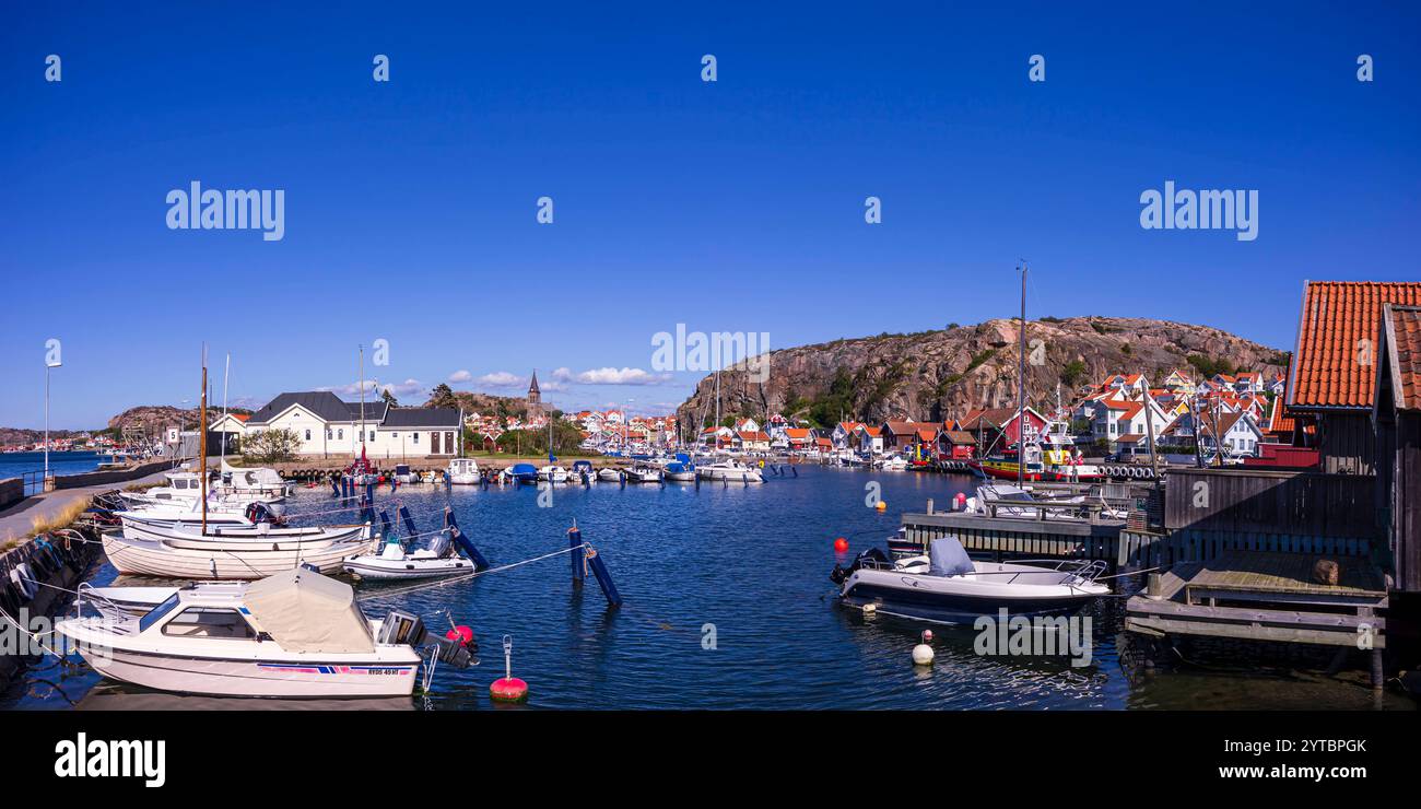 Malerische Ansicht von Fjällbacka in Bohuslän, Västra Götalands län, Schweden, berühmt durch die Kriminalromane der schwedischen Schriftstellerin Camilla Läckberg. Stockfoto