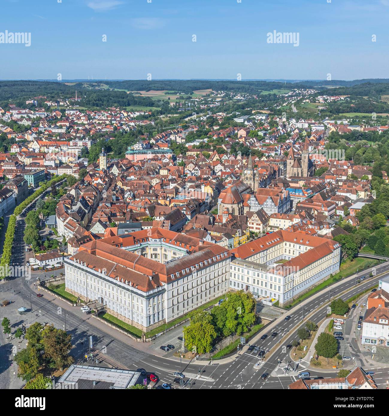 Die mittelfränkische Bezirkshauptstadt Ansbach an der Fränkischen Rezat von oben Blick auf die sehenswerten Stadt Ansbach in Mittelfranken im Somm Ansb Stockfoto