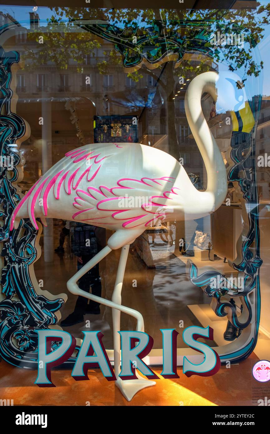 Paris, Frankreich, People Shopping, French Luxury Fashion Shop, Louis Vuitton, Detail, Schwan im Schaufenster, Avenue Champs Elysees Stockfoto
