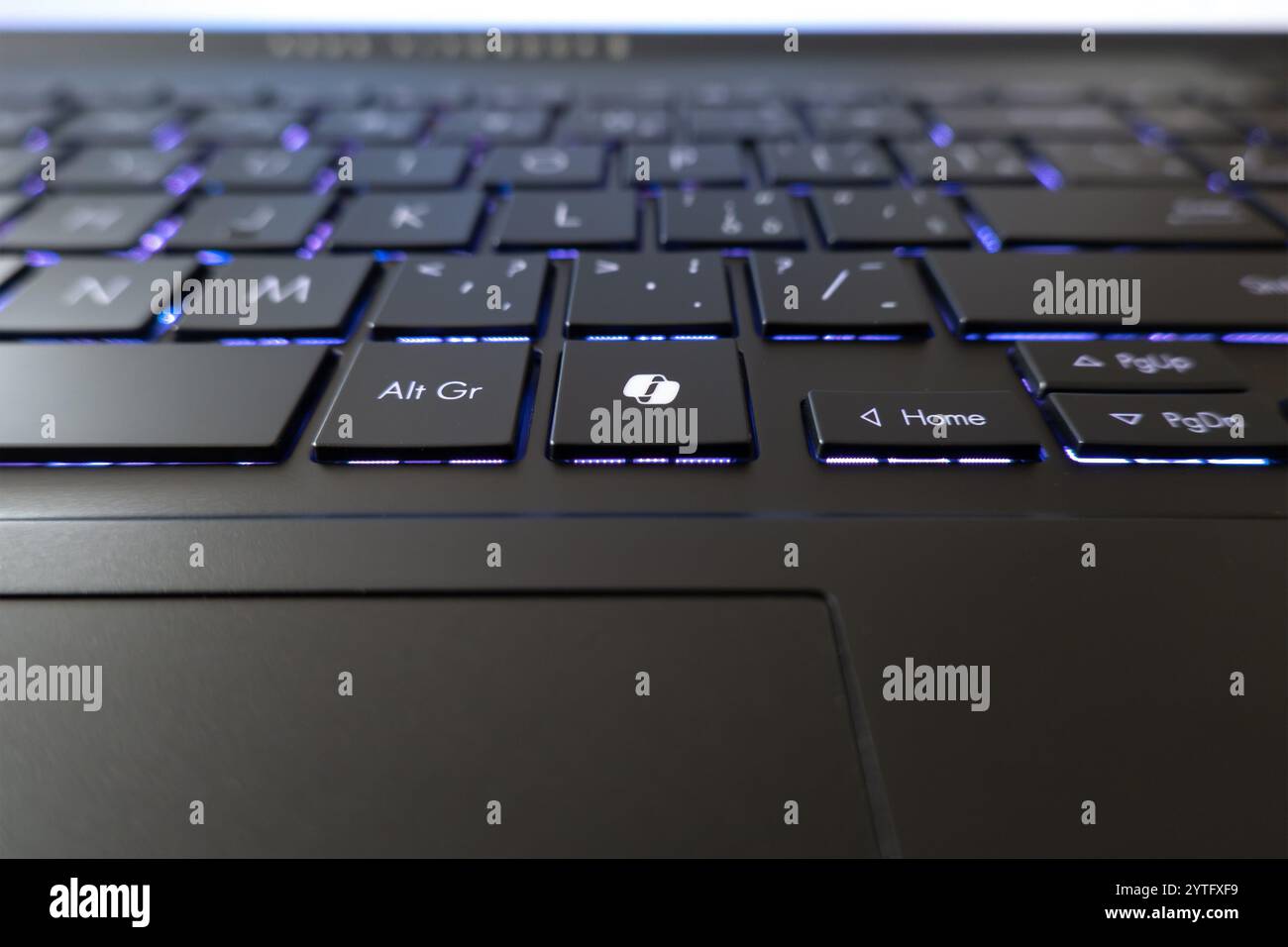 OSTRAVA, TSCHECHIEN – 19. AUGUST 2024: Microsoft Copilot KI-Taste auf Laptop-Tastatur, die auf künstliche Intelligenz von Windows 11 zugreift Stockfoto