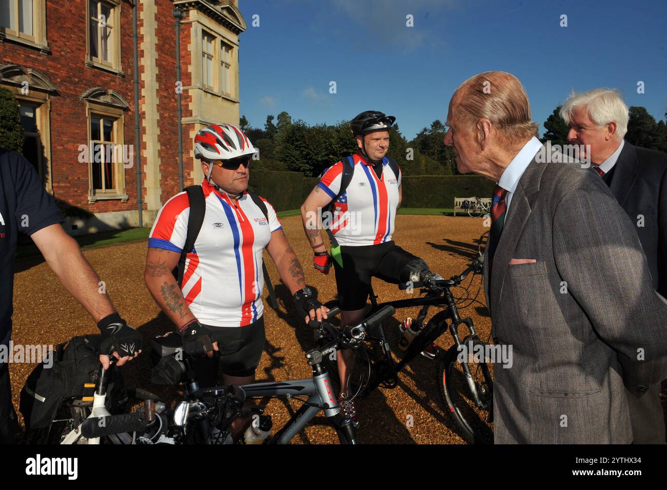 2. JUNI 2012 Sandringham Norfolk CA. 2012 behinderte Veteranen aus Großbritannien und den USA, die alle lebensverändernde Verletzungen in Afghanistan erlitten haben Stockfoto