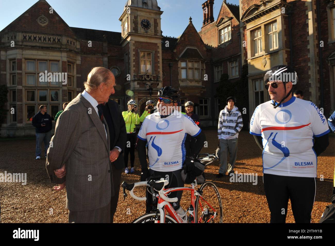 2. JUNI 2012 Sandringham Norfolk CA. 2012 behinderte Veteranen aus Großbritannien und den USA, die alle lebensverändernde Verletzungen in Afghanistan erlitten haben Stockfoto