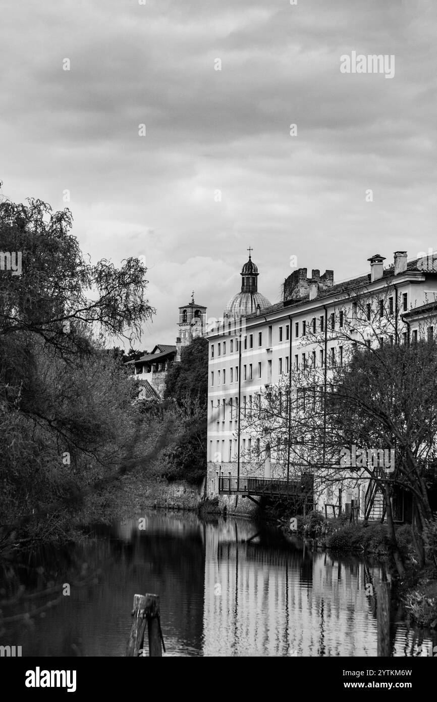 Traditionelle paduanische Architektur, Gebäude am Fluss Brenta in Padua, Italien. Stockfoto