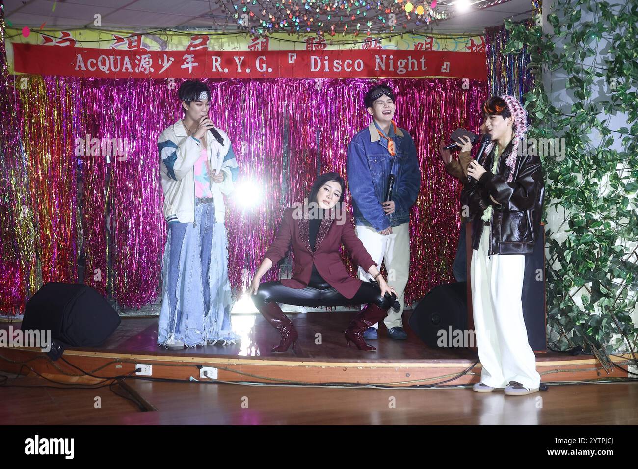 TAIPEI, CHINA - 6. DEZEMBER 2024 - Acqua R.Y.G., bestehend aus Lin Yujia, Always You and Trunk Texts und Wang Tsai-hua, einer taiwanesischen Hokkien-weiblichen Sünde Stockfoto