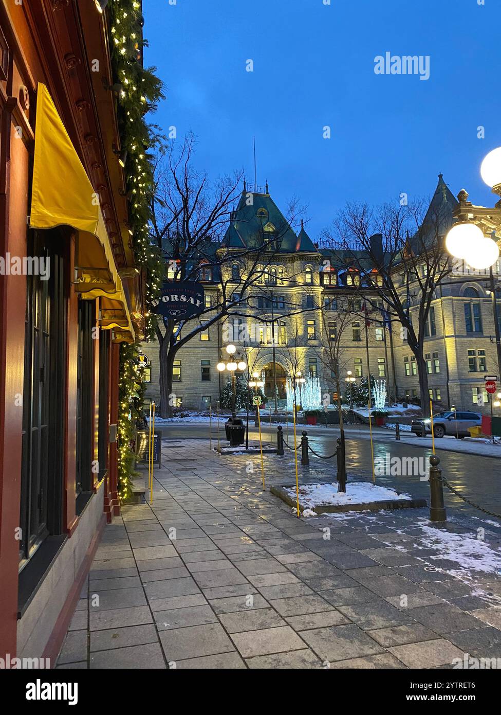Weihnachtsbeleuchtung in Québec City - Smartphone-aufgenommenes Stockfoto