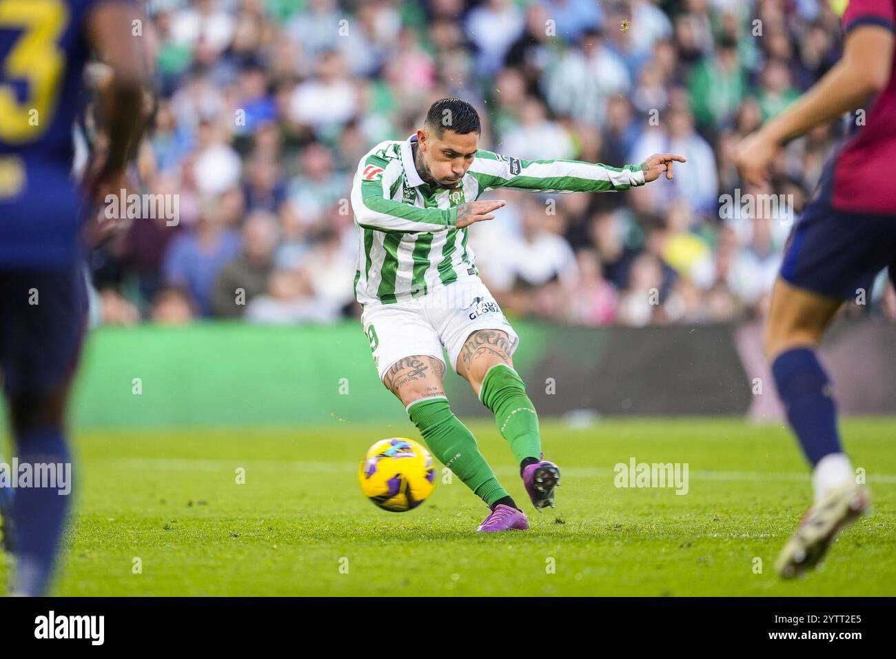 Chimy Avila von Real Betis während der spanischen Meisterschaft La Liga Fußball Spiel zwischen Real Betis und FC Barcelona am 7. Dezember 2024 im Benito Villamarin Stadion in Sevilla, Spanien Stockfoto