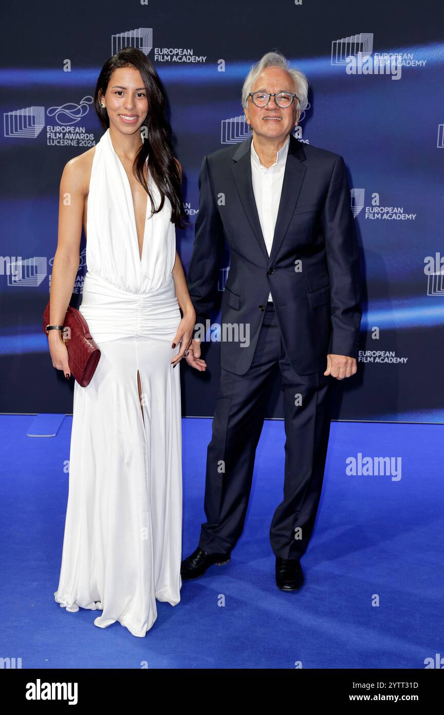 Anish Kapoor mit Ehefrau Oumaima Boumoussaoui bei der Verleihung des 37. Europäische Filmpreise 2024 im Kultur- und Kongresszentrum Luzern. Luzern, 07.12.2024 Stockfoto