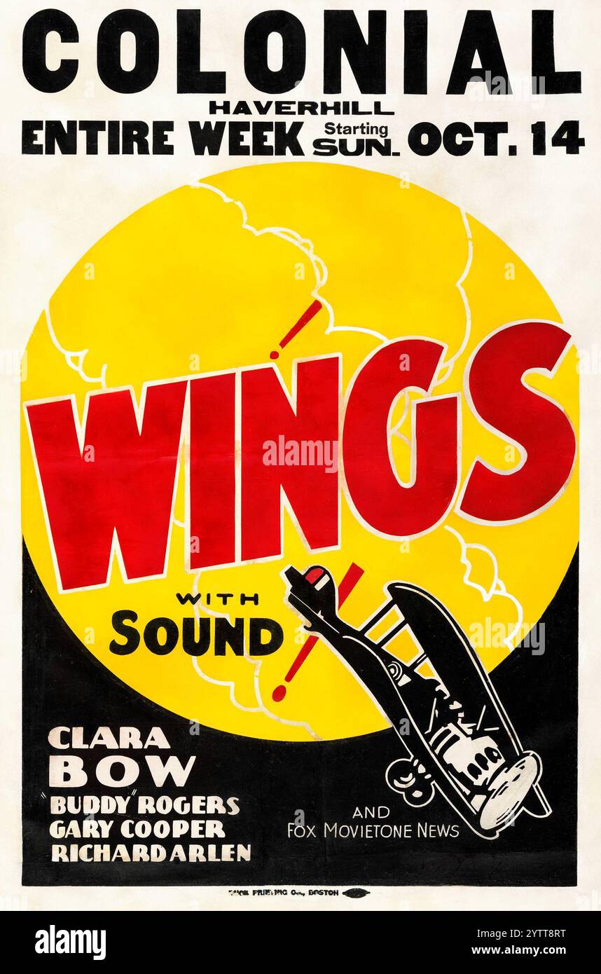 Flügel – mit Geräuschen! (Paramount, Re-Ausgabe 1928) Filmplakat aus Colonial, Haverhill - Gewinner des Academy Awards - mit Clara Bow, Charles 'Buddy' Rogers, Richard Arlen und Gary Cooper in den Hauptrollen. Stockfoto