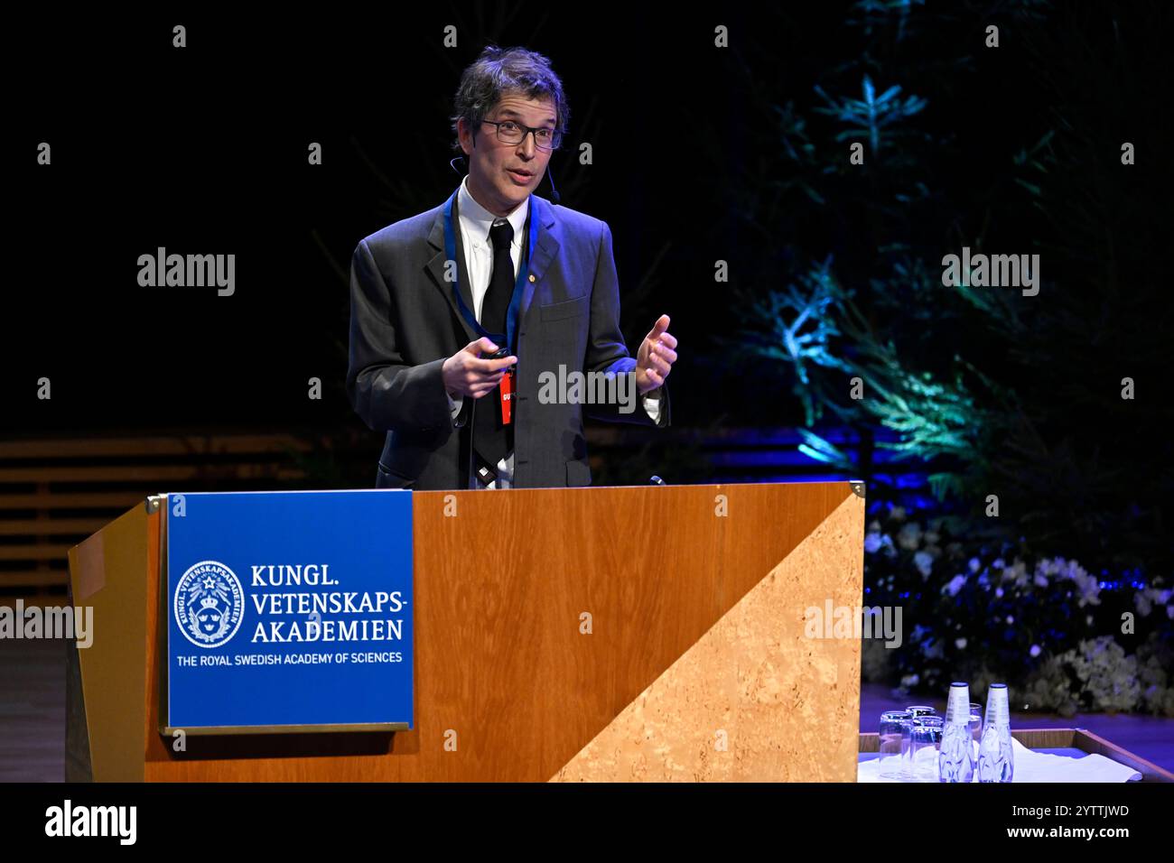 Stockholm, Schweden. Dezember 2024. David Baker, Nobelpreisträger für Chemie, während der diesjährigen Nobelpreisträgervorlesung für Chemie in Aula Magna, Stockholm University, Schweden am Sonntag, 8. Dezember 2024.Foto: Pontus Lundahl/TT/Code 10050 Credit: TT News Agency/Alamy Live News Stockfoto