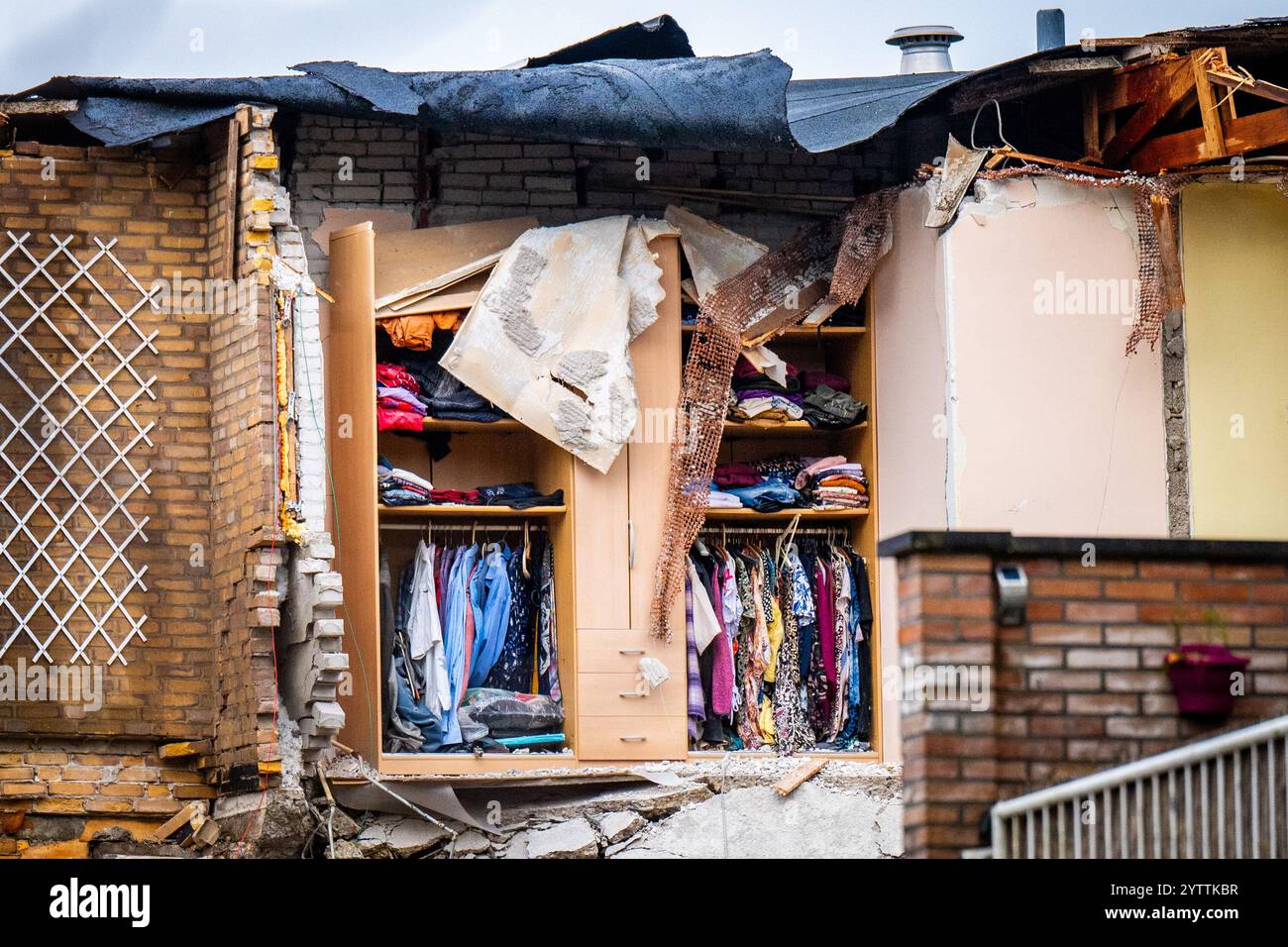 DEN HAAG - Schaden in der Wohnung auf dem Tarwekamp. Zwei Explosionen verursachten große Verwüstung und zerstörten mehrere Häuser. Bisher wurden fünf Leichen gefunden. ANP JOSH WALET niederlande aus - belgien aus Stockfoto