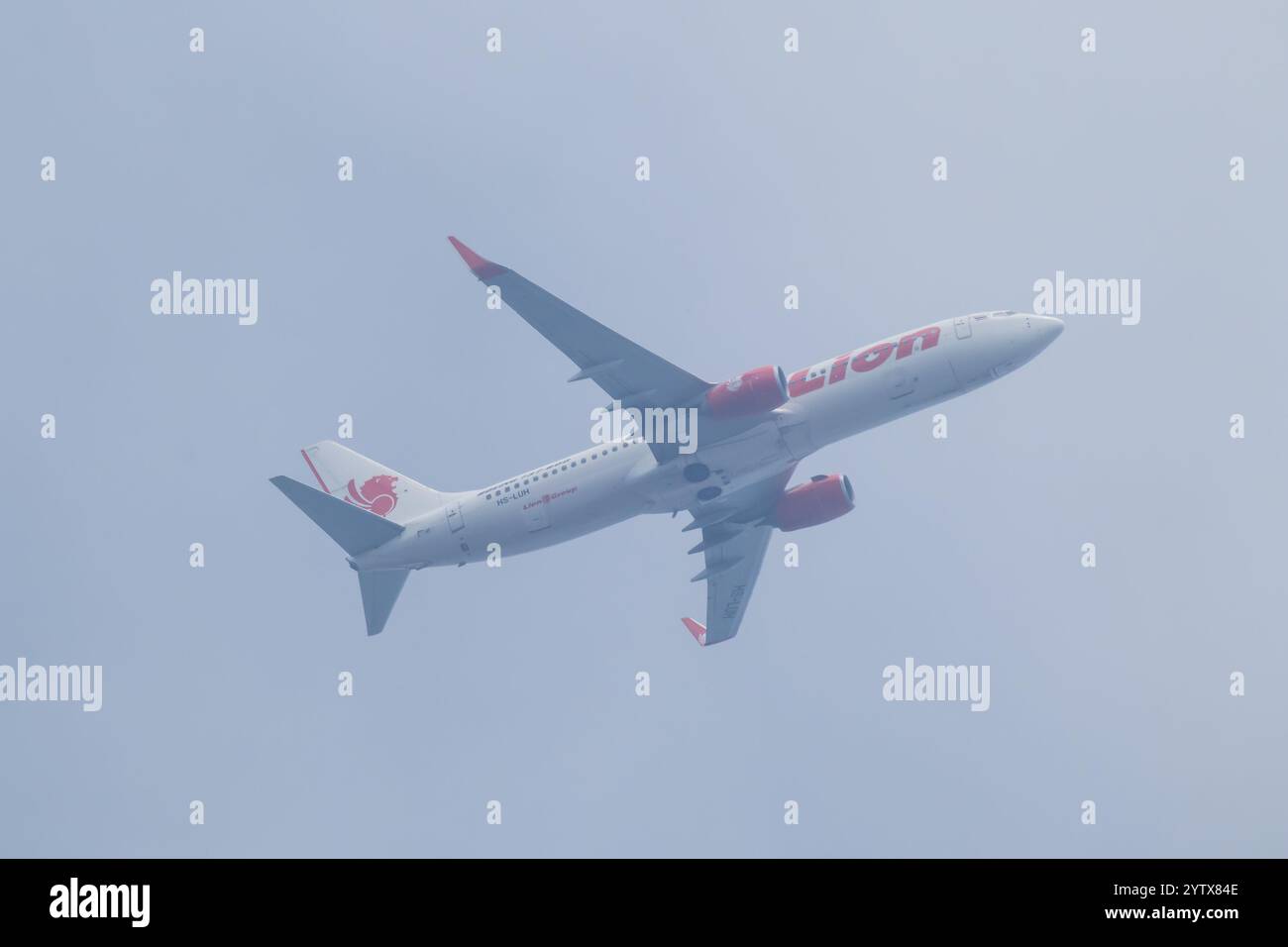 Chiangmai, Thailand - Januar 30 2024: HS-LUH Boeing 737-800 der Thai Lionair Airline. Fahren Sie vom Flughafen Chiangmai nach Bangkok. Stockfoto