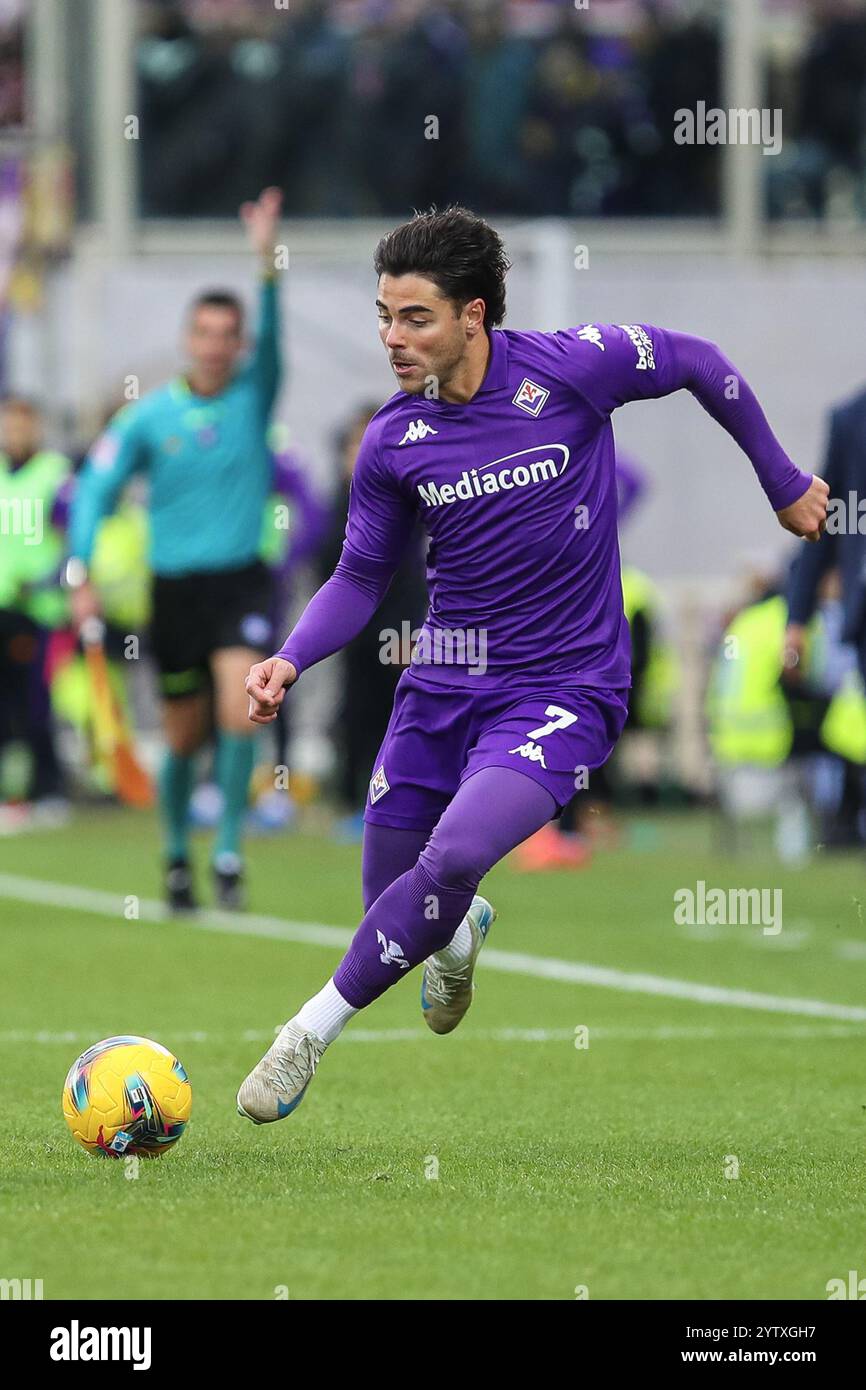 Firenze, Italien. Dezember 2024. Riccardo Sottil von ACF Fiorentina im Spiel zwischen ACF Fiorentina und Cagliari Calcio im Artemio Franchi Stadion in Florenz (Italien) am 8. Dezember 2024. Quelle: Insidefoto di andrea staccioli/Alamy Live News Stockfoto