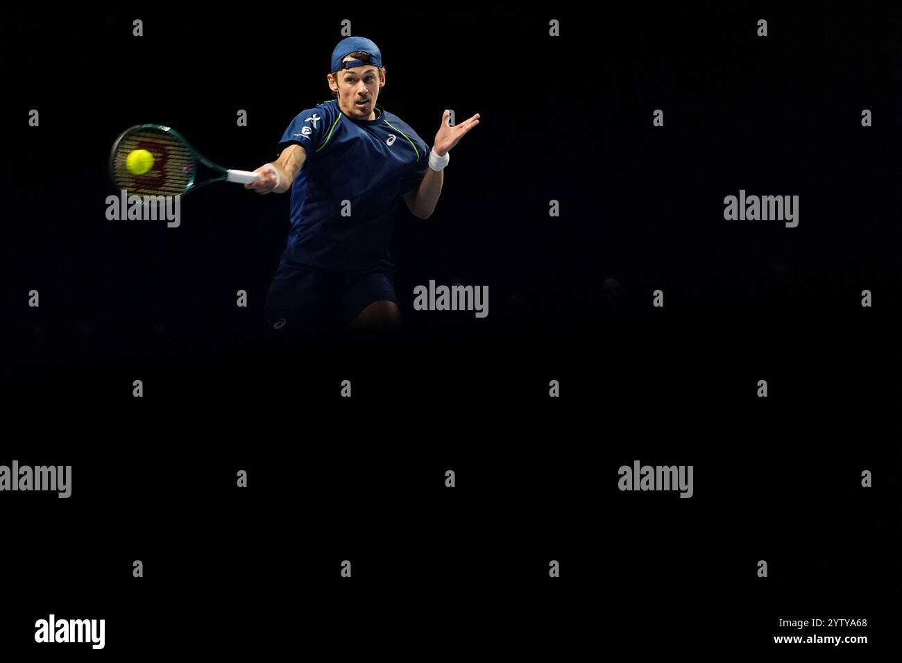 Der Australier Alex de Minaur während seines Spiels gegen den Franzosen Gael Monfils (nicht abgebildet) im UTS London Grand Final 2024 in der Copper Box Arena in London. Bilddatum: Sonntag, 8. Dezember 2024. Stockfoto