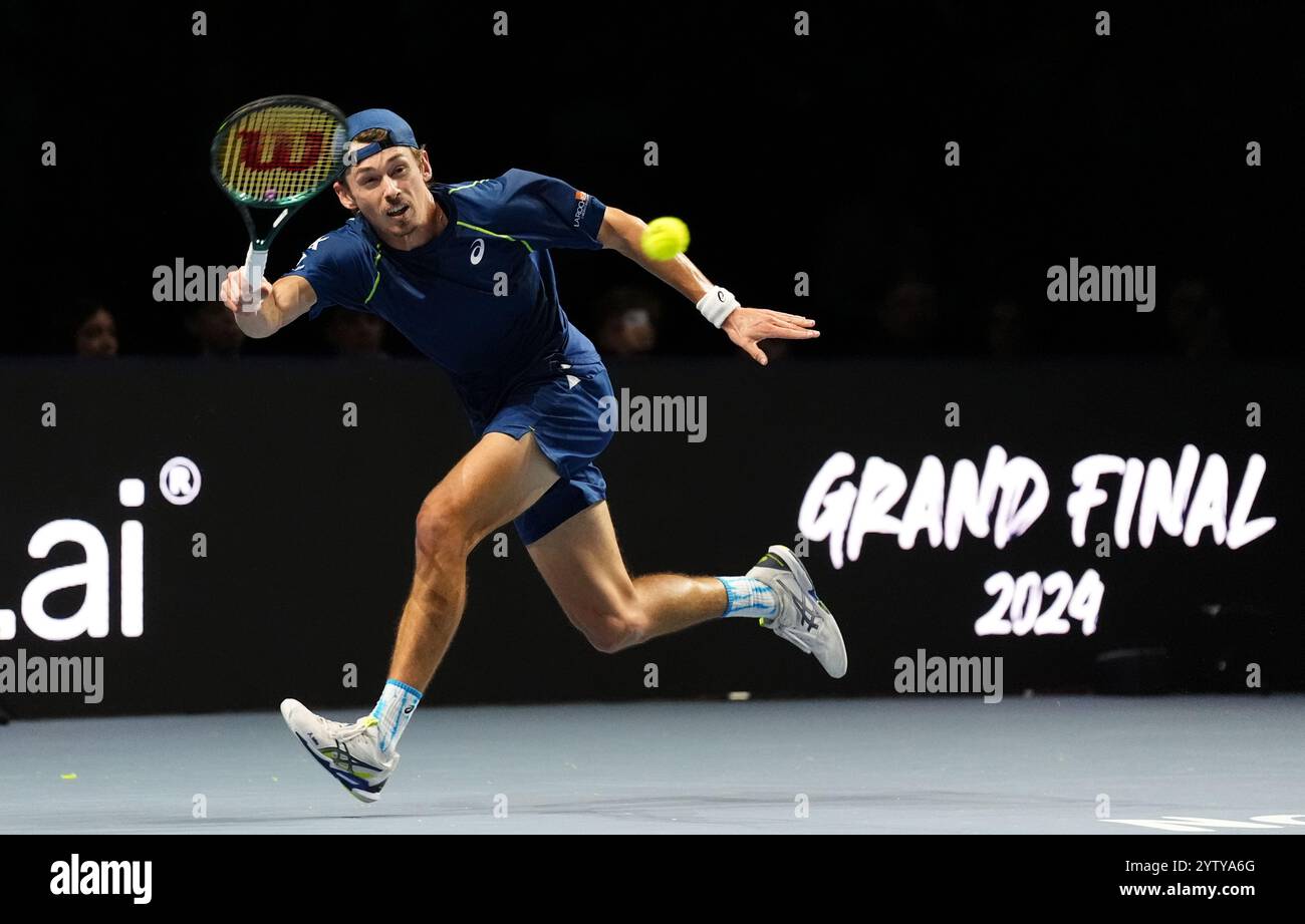 Der Australier Alex de Minaur während seines Spiels gegen den Franzosen Gael Monfils (nicht abgebildet) im UTS London Grand Final 2024 in der Copper Box Arena in London. Bilddatum: Sonntag, 8. Dezember 2024. Stockfoto