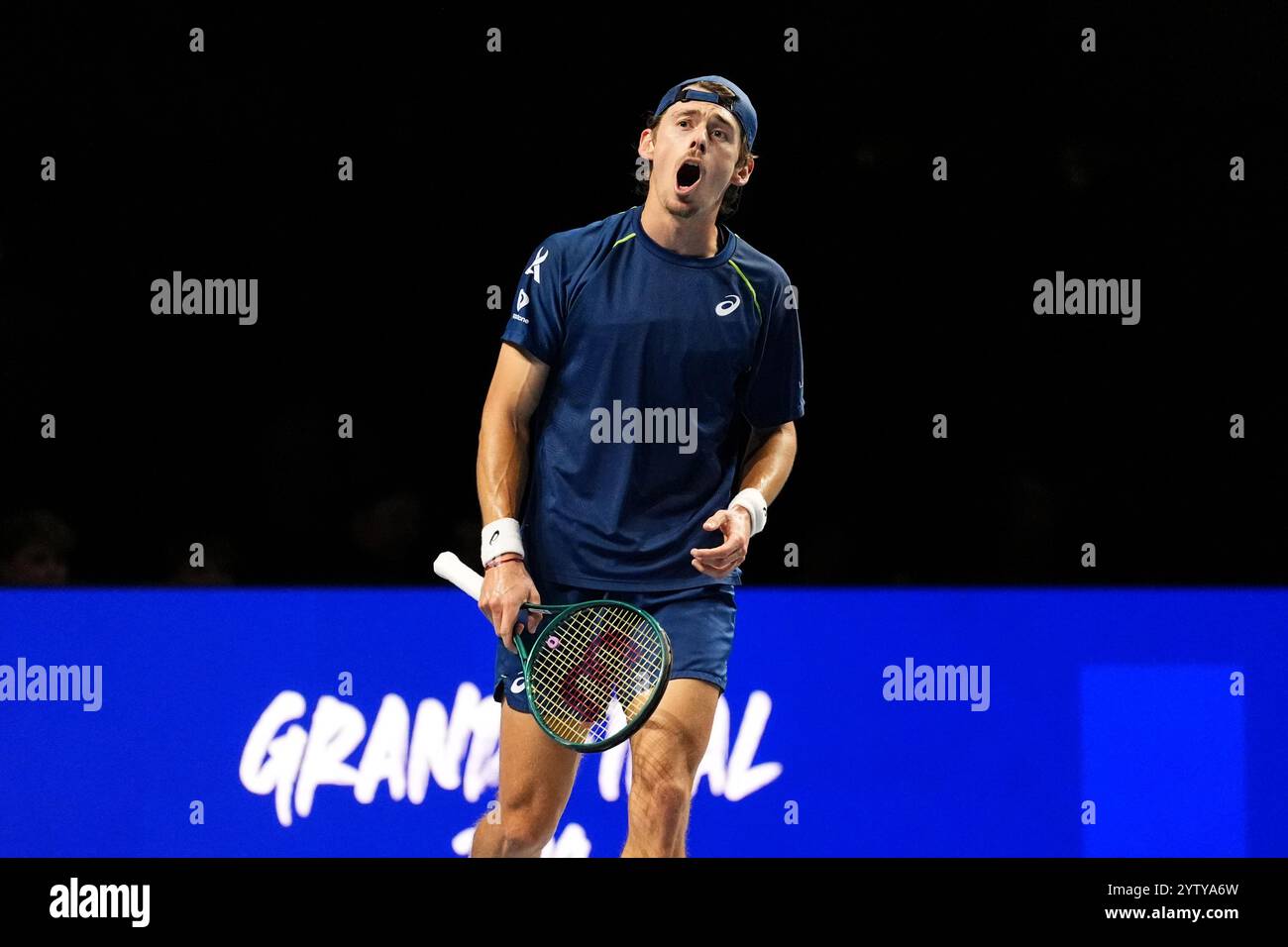 Der Australier Alex de Minaur während seines Spiels gegen den Franzosen Gael Monfils (nicht abgebildet) im UTS London Grand Final 2024 in der Copper Box Arena in London. Bilddatum: Sonntag, 8. Dezember 2024. Stockfoto