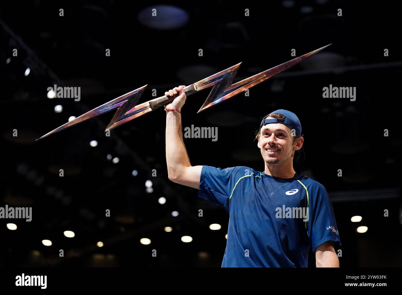 Der Australier Alex de Minaur feiert nach dem Gewinn des Grand Final der UTS London 2024 in der Copper Box Arena in London. Bilddatum: Sonntag, 8. Dezember 2024. Stockfoto