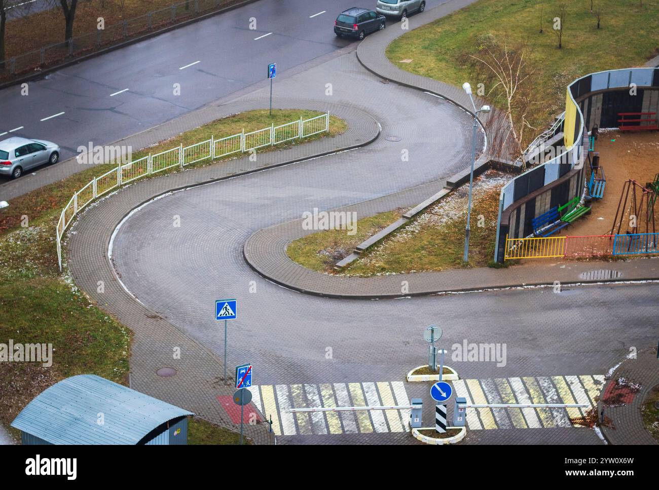Areal Aufnahme vom Eingang zum Wohngebiet Stockfoto