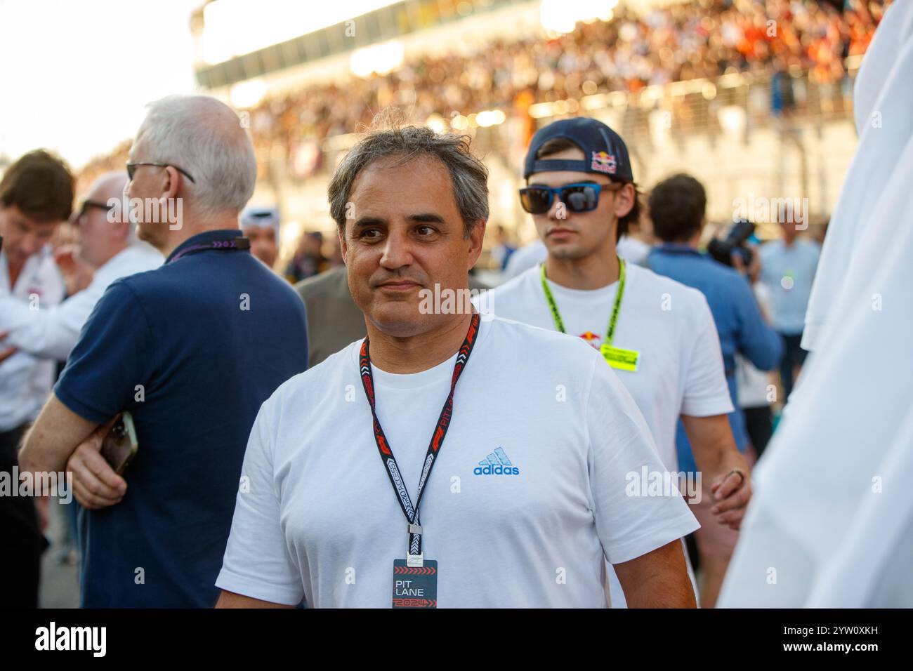 Yas Marina, Abu Dhabi. Dezember 2024. Juan Pablo Montoya (COL) ehemaliger F1-Fahrer am Renntag, Sonntag des Formel 1 Etihad Airways Abu Dhabi Grand Prix 2024, Yas Marina, Abu Dhabi 6-8. Dezember 2024 Credit: Alessio de Marco/Alamy Live News Stockfoto