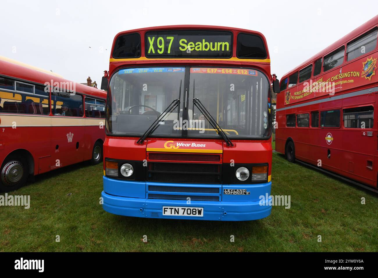 Ein wunderschön restaurierter Leyland National mk2-Bus, der die Lackierung von Go Wear-Bussen trägt, wie er in den späten 1990er/frühen 2000er Jahren ausgesehen hätte Stockfoto