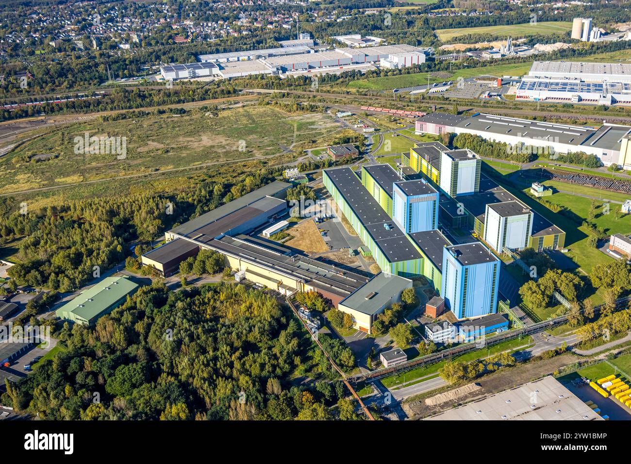 Luftaufnahme, Werksgelände thyssenkrupp Steel im Industriegebiet Westfalenhütte, Kaufland Logistik dahinter, Borsigplatz, Dortmund, Ruhrgebiet, Nord Stockfoto