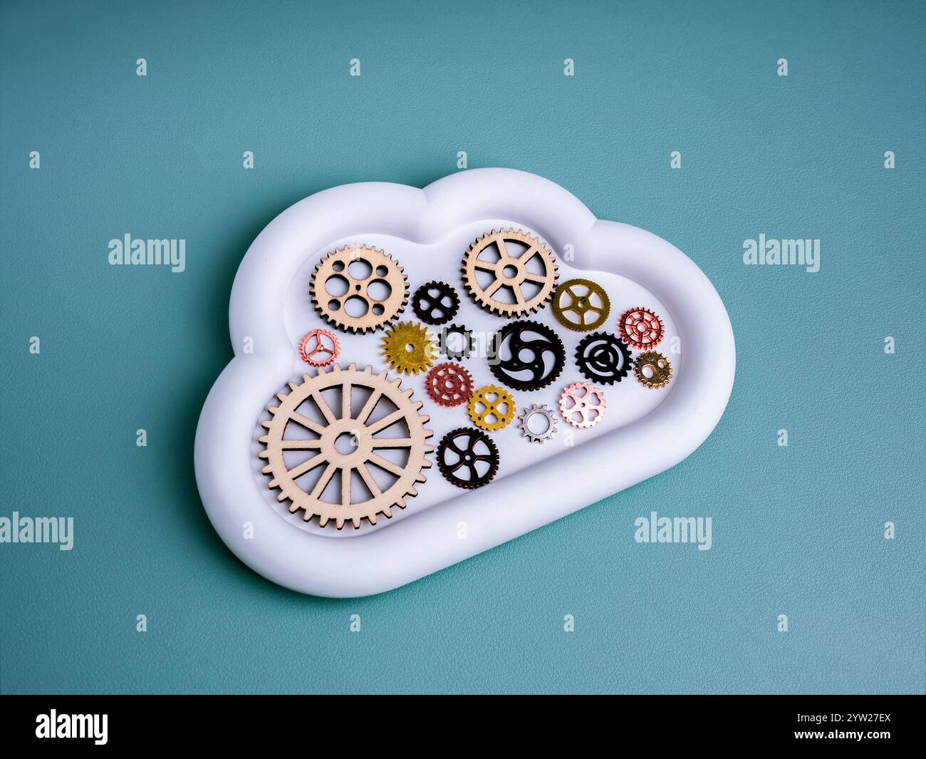 KI Cloud Computing Infrastruktur Technologiemanagement, Data System Storage Service Workflow Insight Konzept. Viele Zahnräder und Zahnräder in minimaler Größe Stockfoto