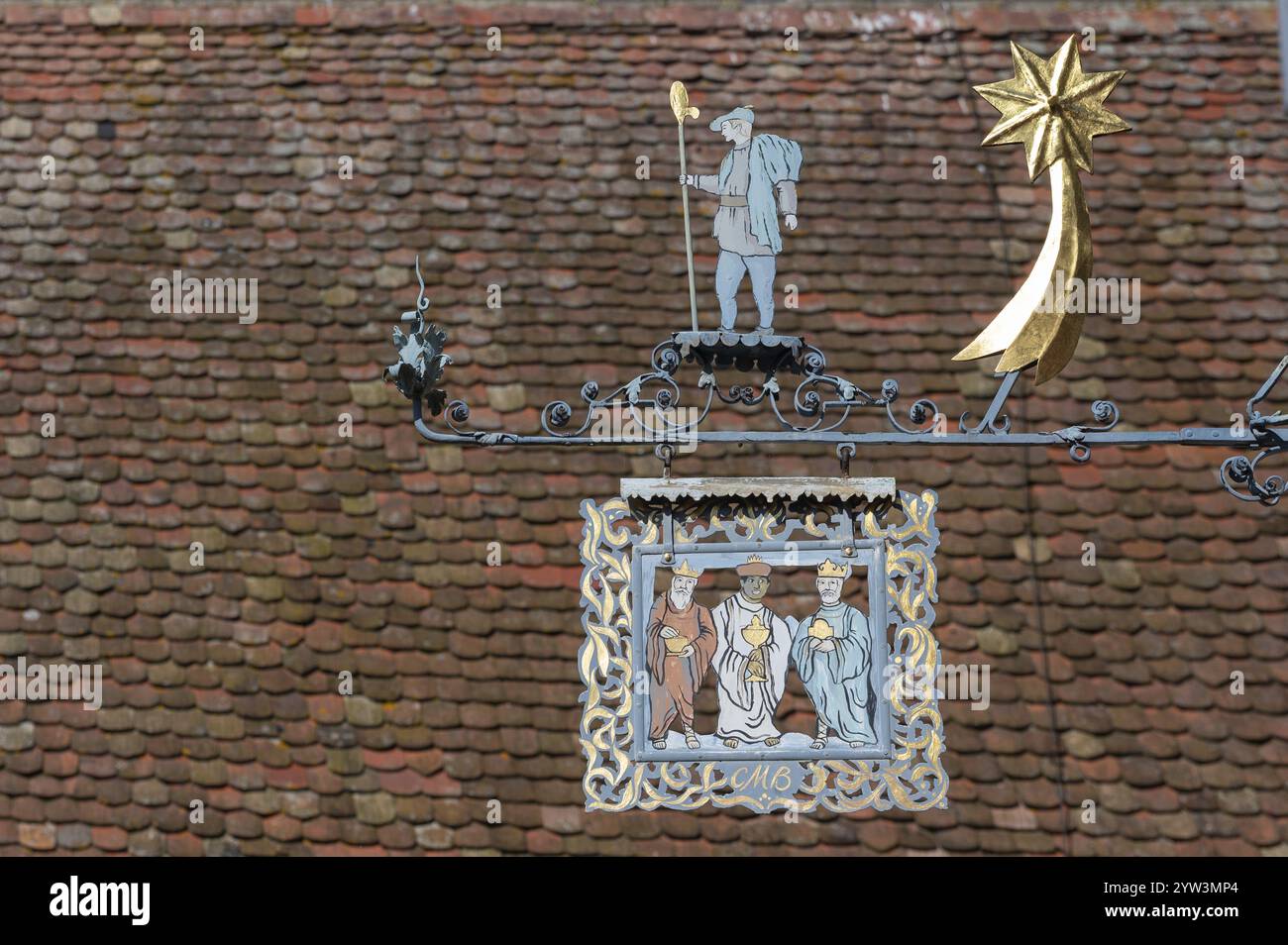 Historisches Nasenschild des Gasthauses der drei Heiligen Könige, Marktplatz 3, Endingen, Badern-Württemberg, Deutschland, Europa Stockfoto