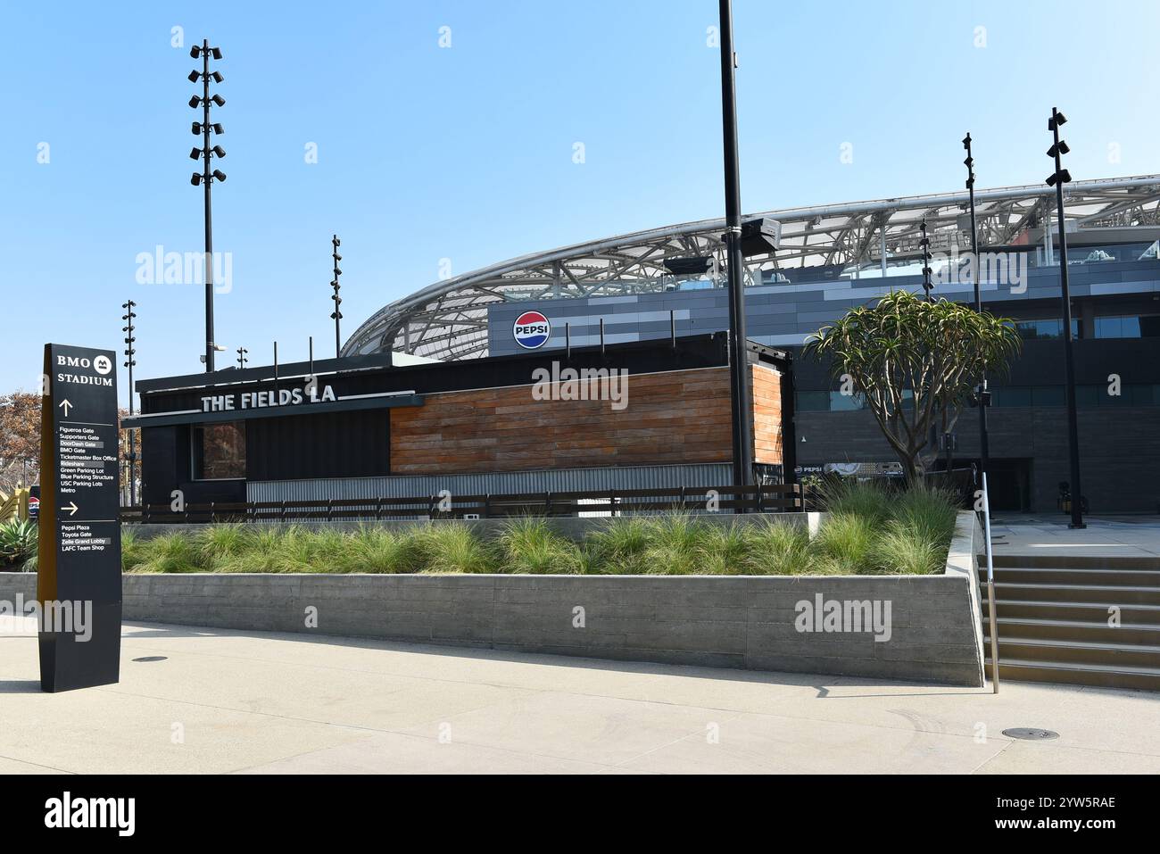 LOS ANGELES, KALIFORNIEN - 4. Dezember 2024: BMO Stadium, The Fields LA, im Exposition Park. Stockfoto