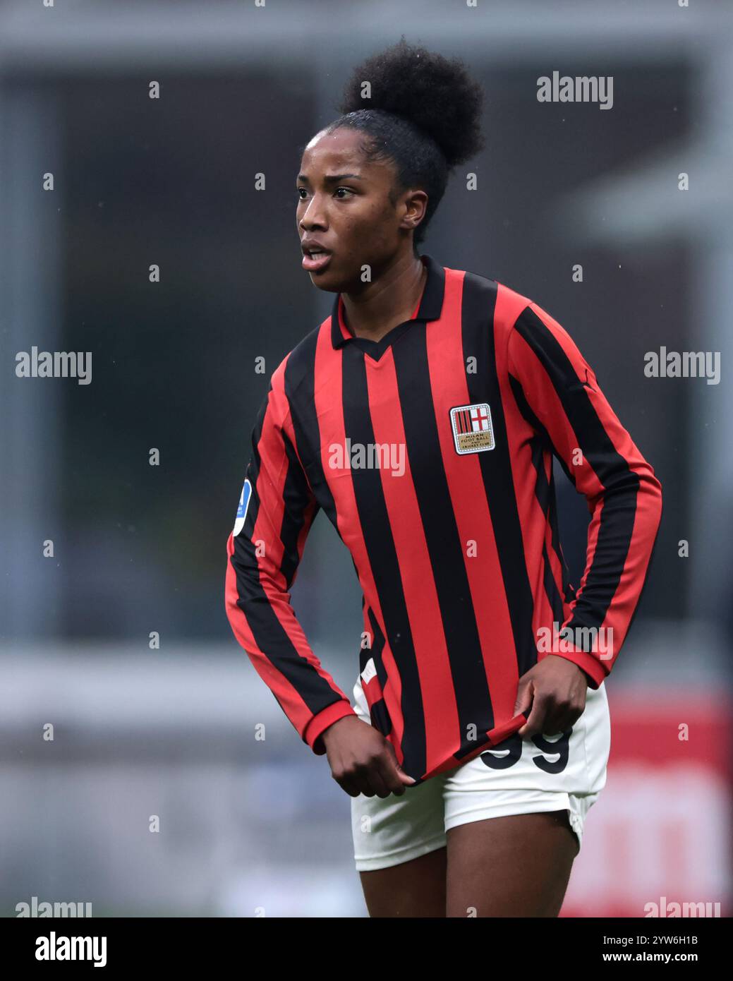 Mailand, Italien. Dezember 2024. Chante-Mary Dompig vom AC Milan reagiert während des Serie A Femminile Matches im Stadio Giuseppe Meazza, Mailand. Der Bildnachweis sollte lauten: Jonathan Moscrop/Sportimage Credit: Sportimage Ltd/Alamy Live News Stockfoto